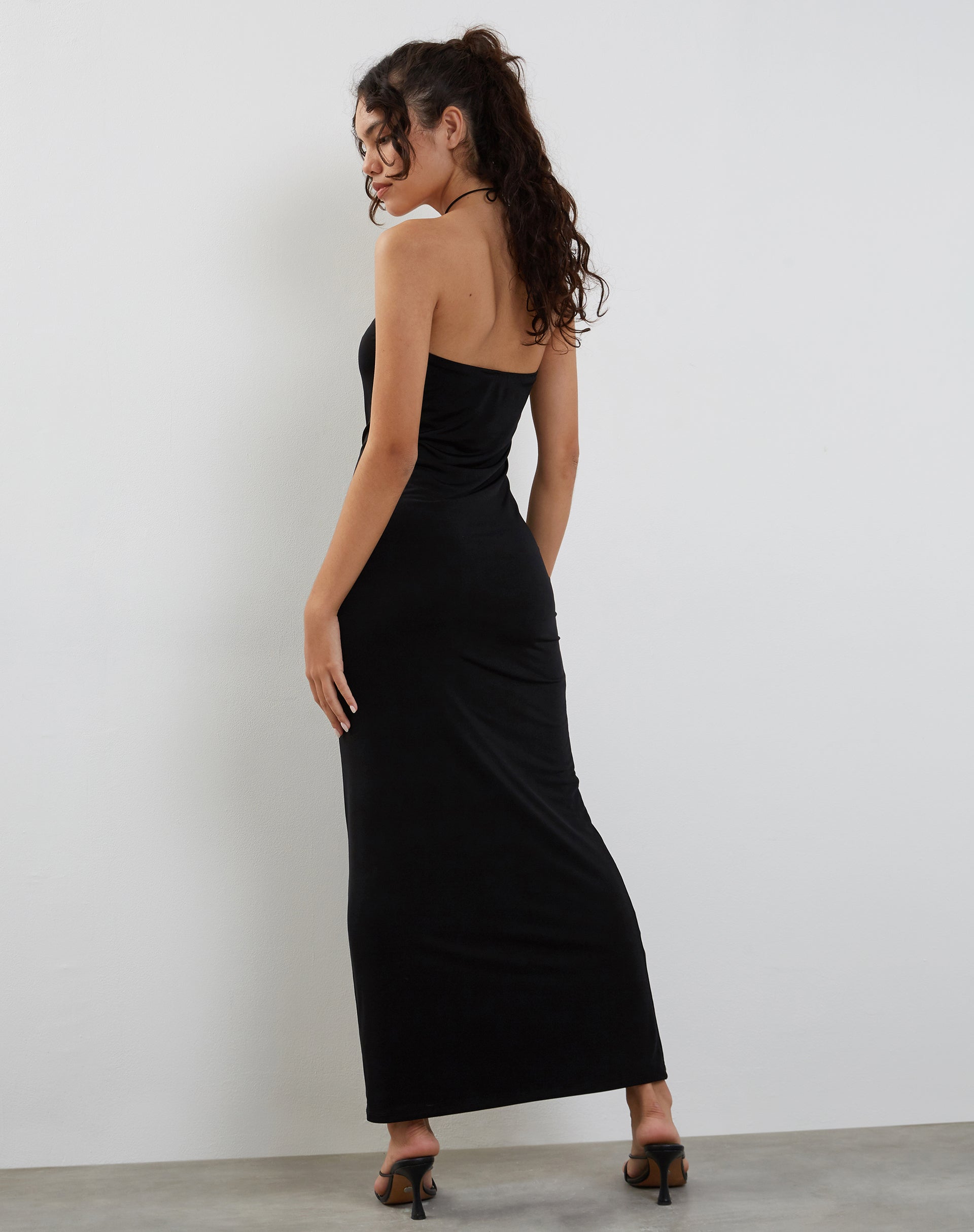 Image of Annalise Bandeau Maxikleid in Schwarz