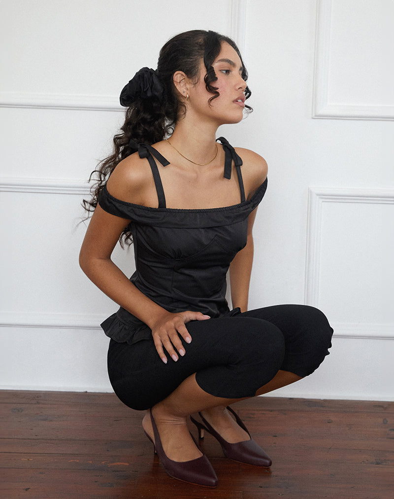Image of Anneli Rüschensaum-Top in Schwarz