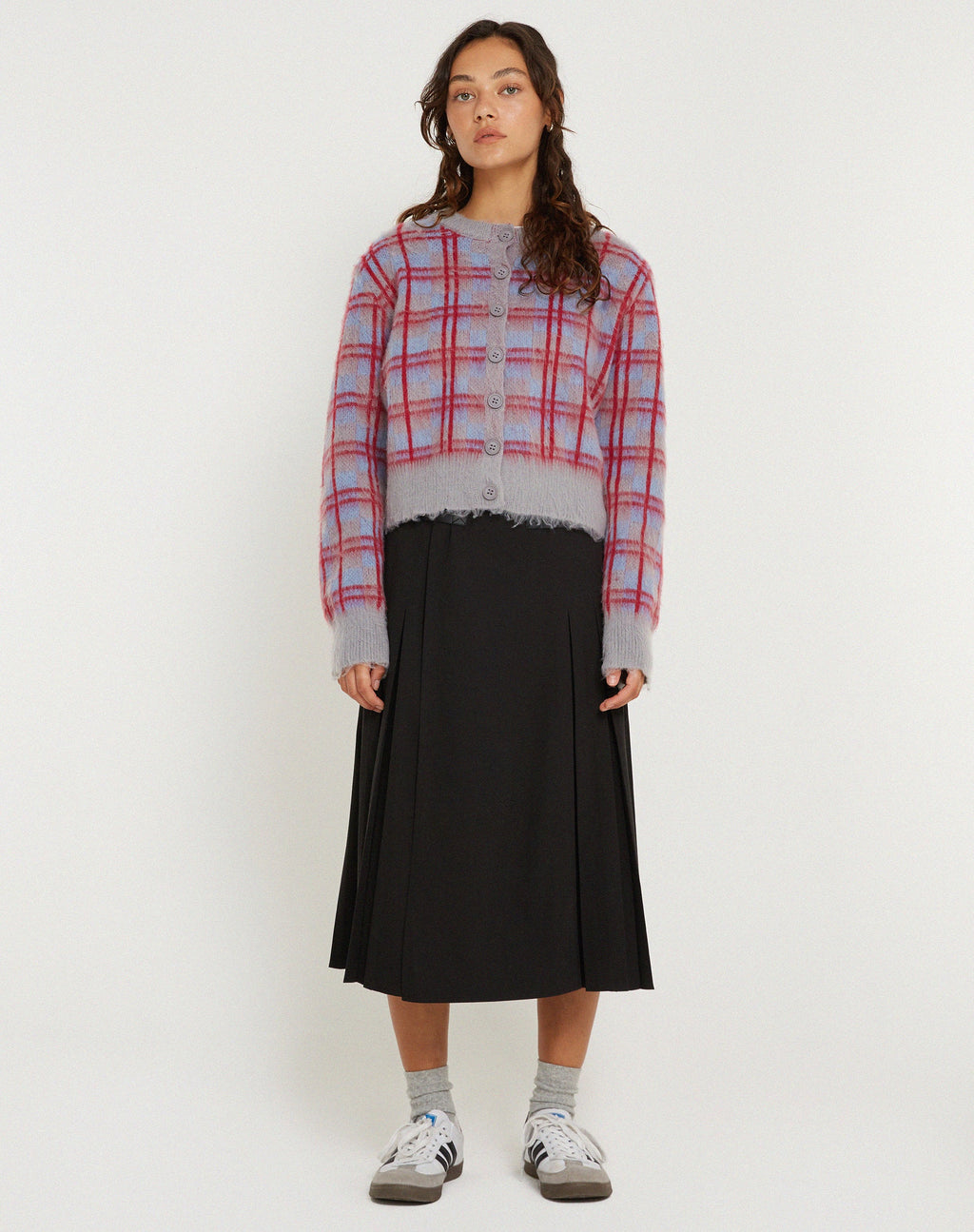 Anzio Strickjacke mit Knöpfen aus grau-blauem und rotem Karomuster
