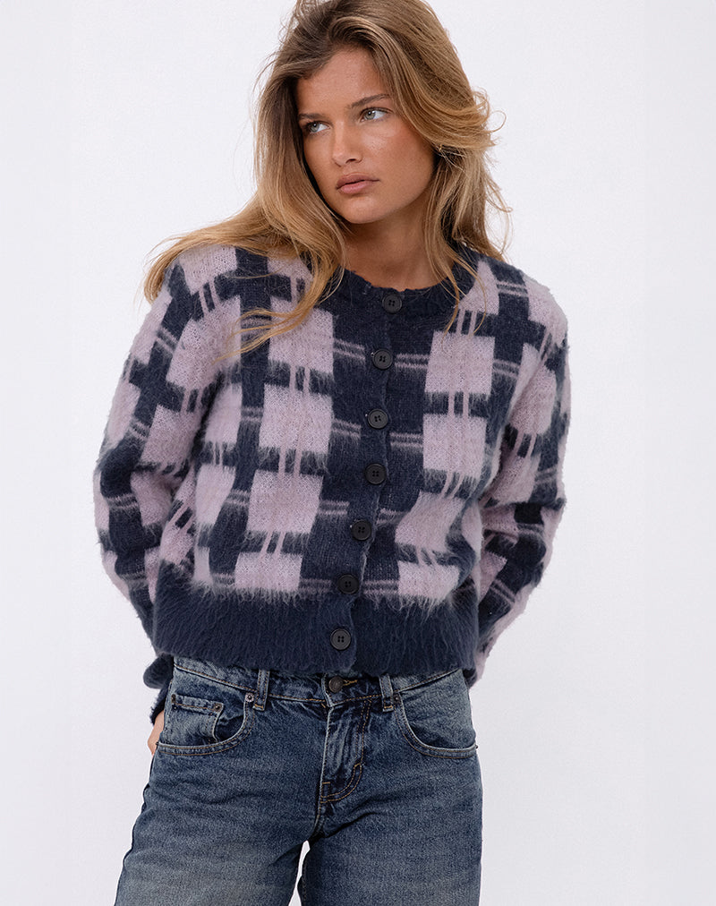 Anzio Strickjacke mit Knopfleiste und mehreren Karos in Marine und Rosa