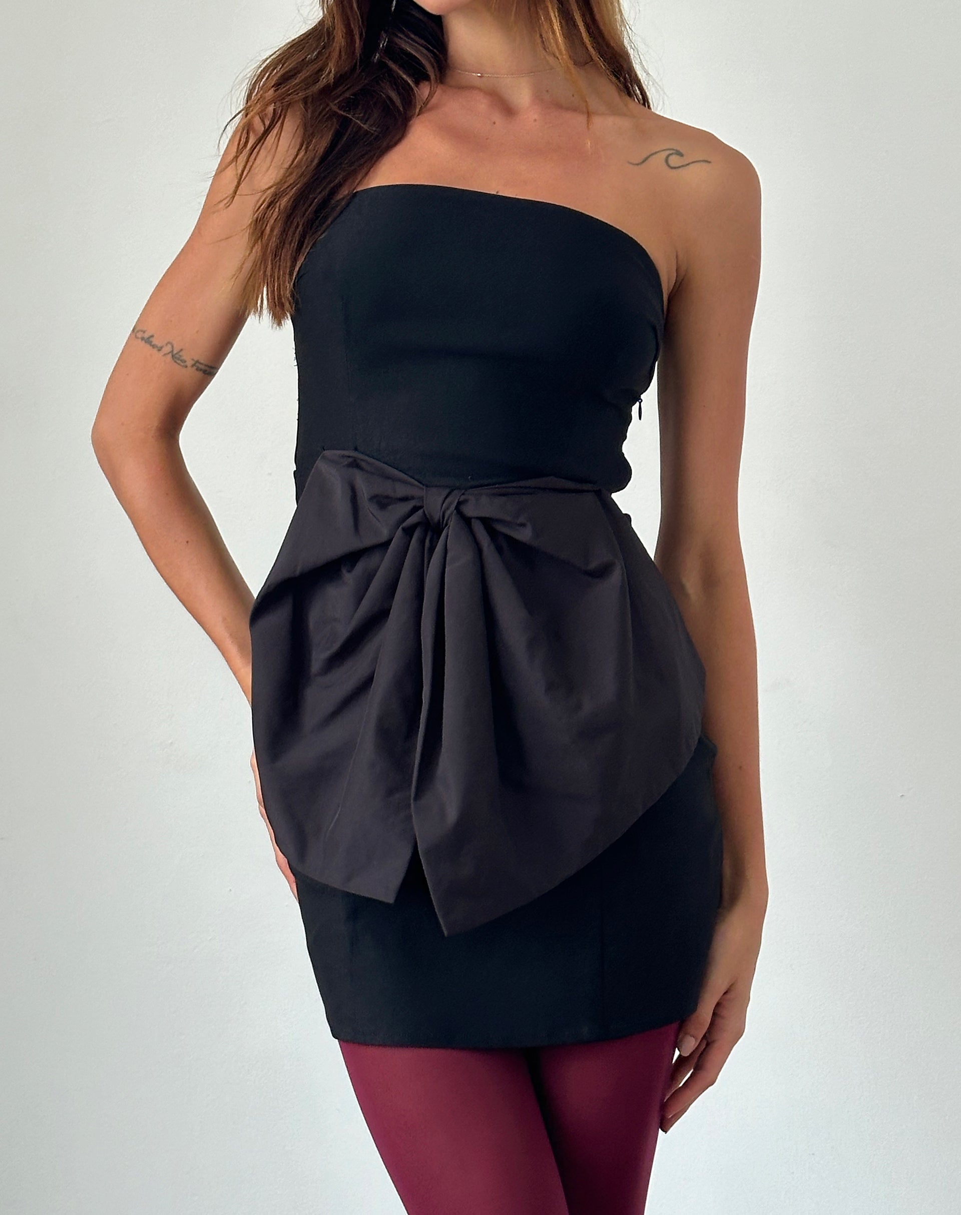 Image of Ardeola Oversized Bow Mini Tailored Dress in Schwarz