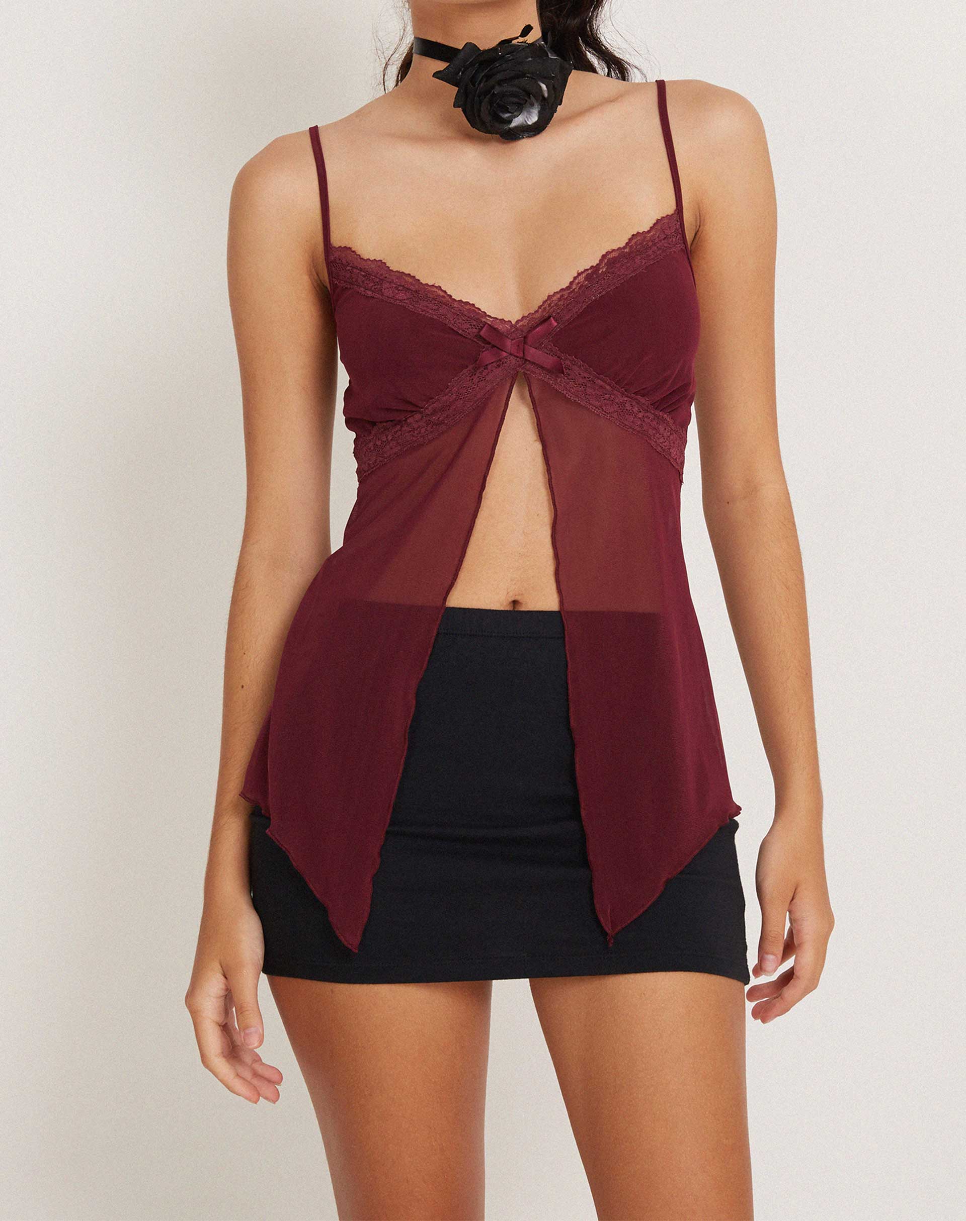 Bild von Ariela Butterfly Top in Burgundy