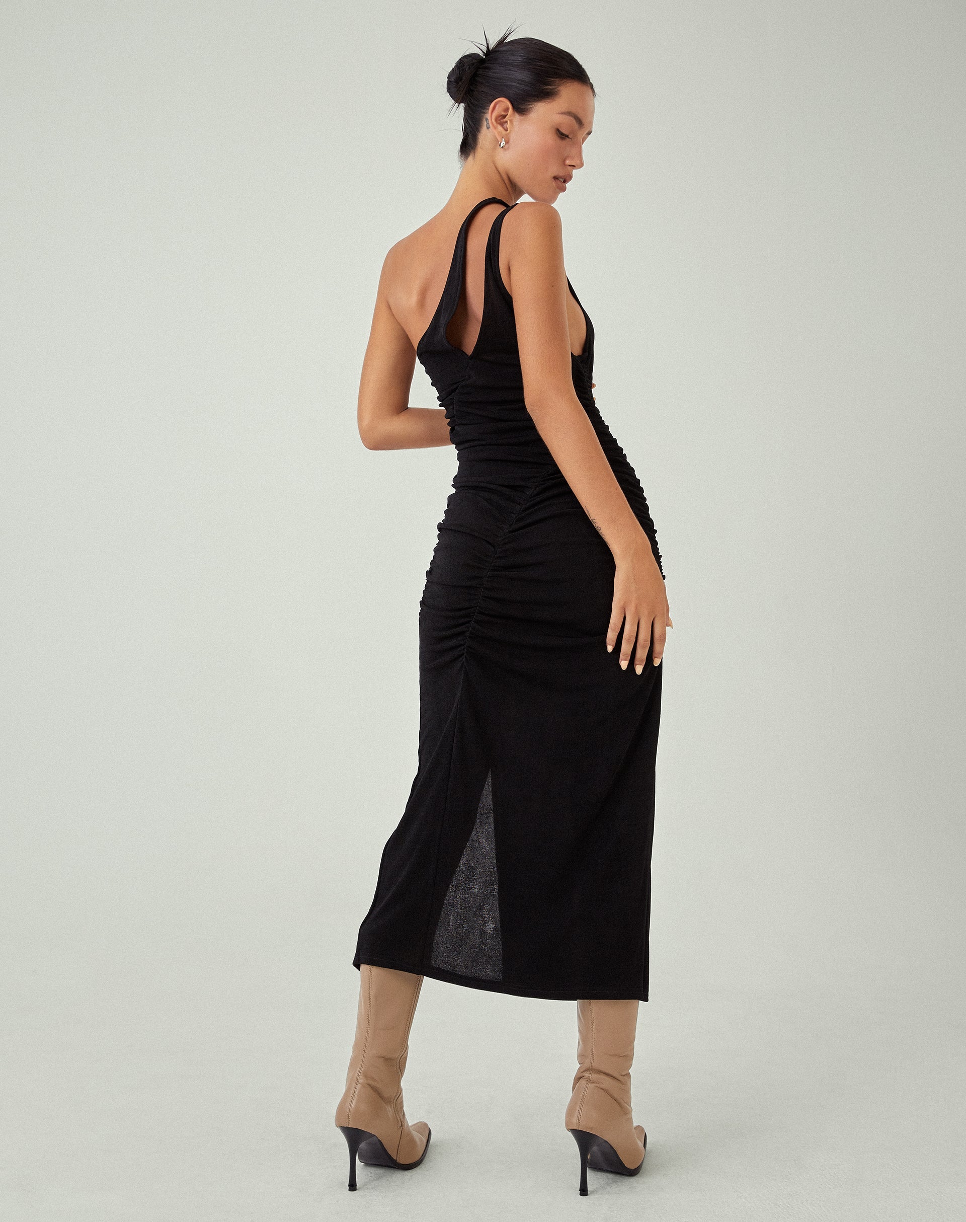 Bild von MOTEL X JACQUIE Arista Midikleid in Schwarz