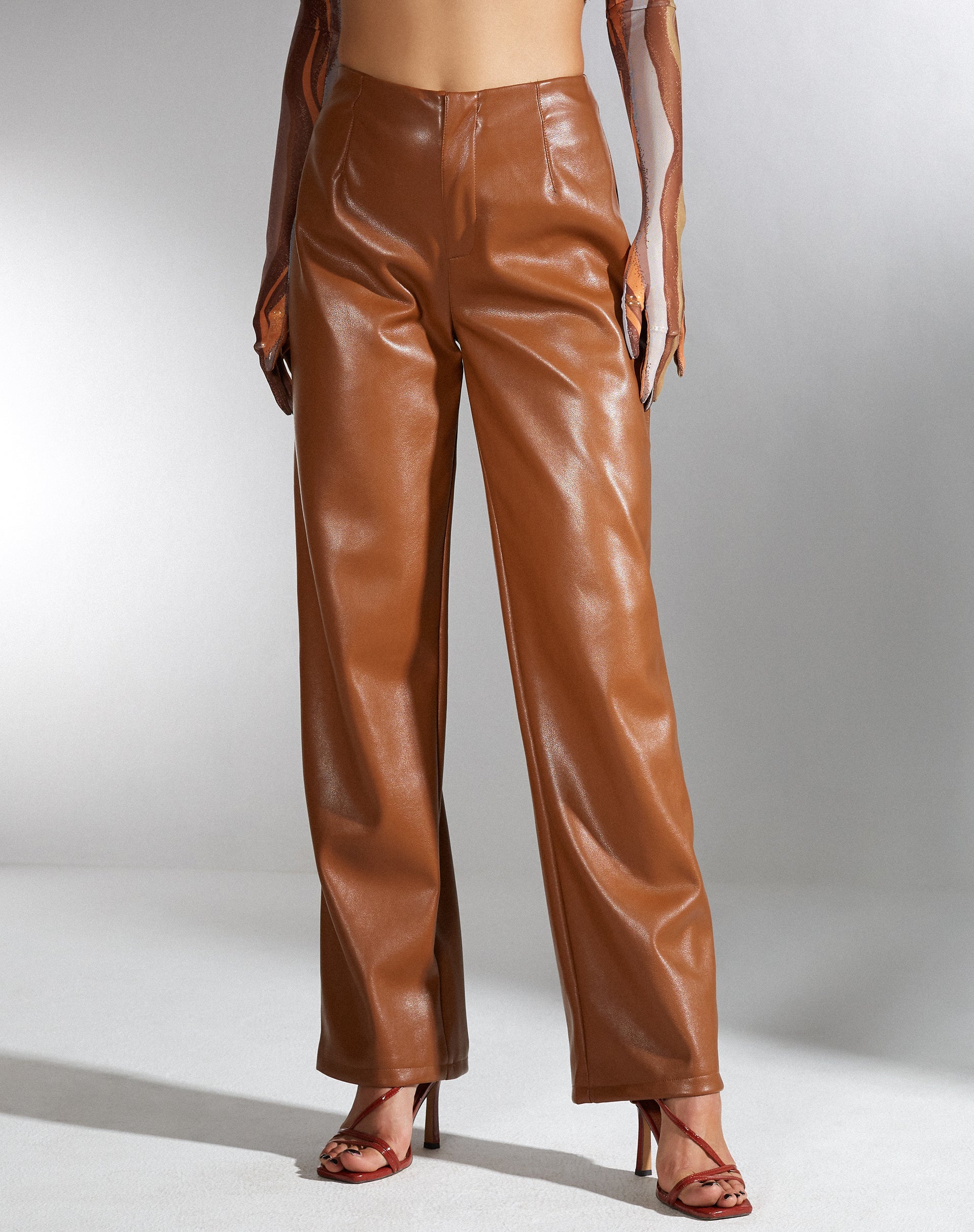 Bild von MOTEL X IRIS Patria Hose in PU Schokolade