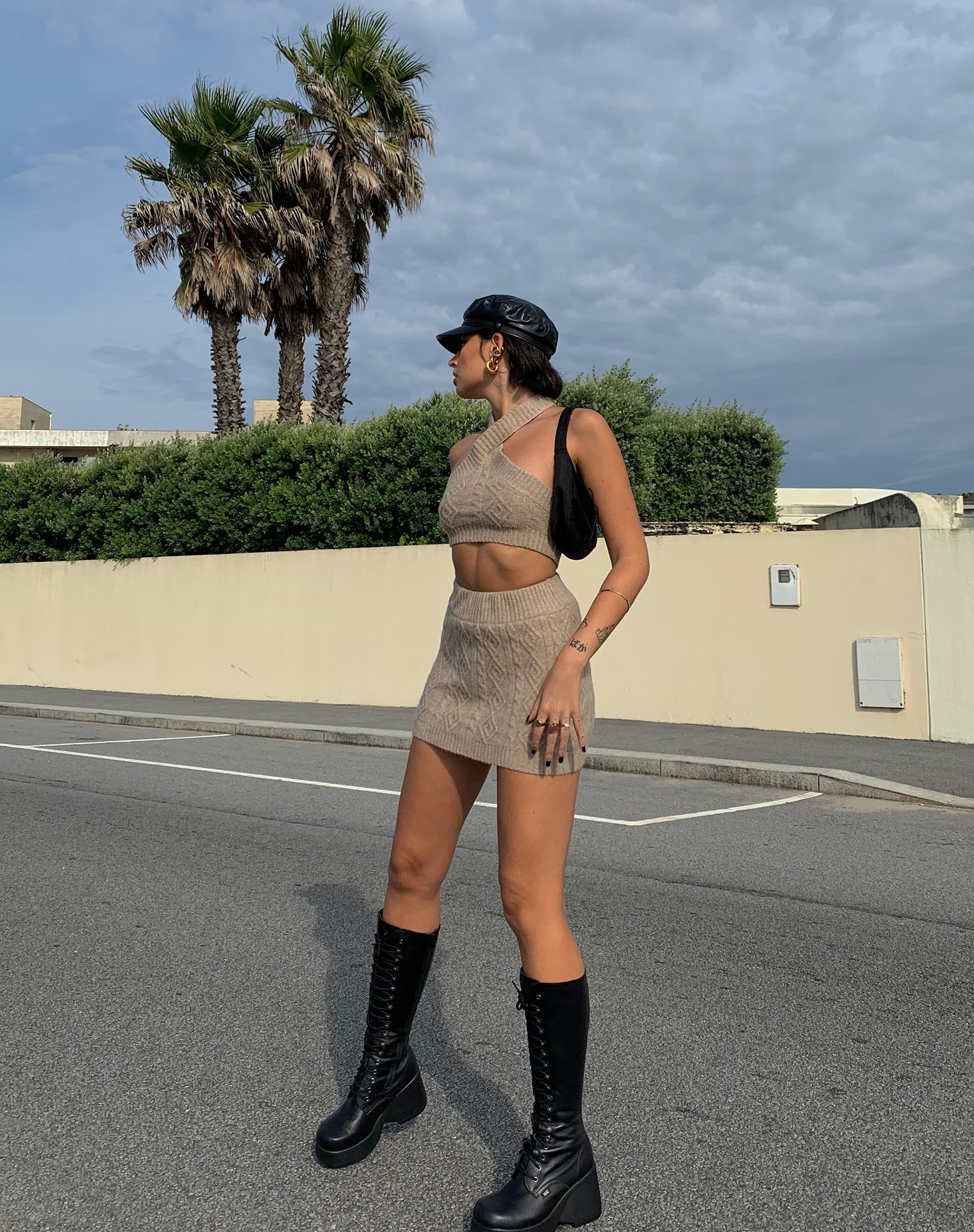 Bild von MOTEL X IRIS Hira Minirock in Oatmeal stricken
