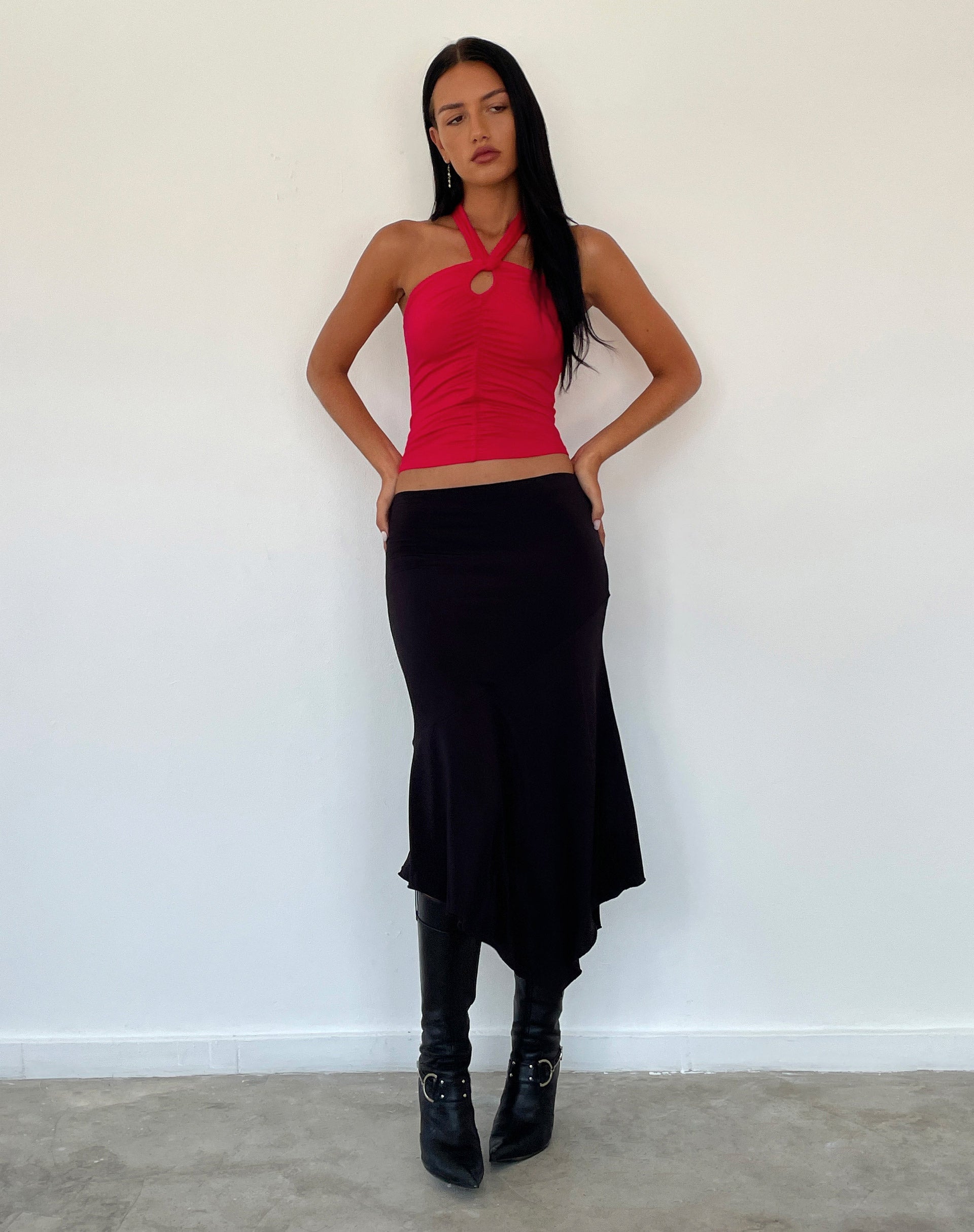 Bild von Audrey Neckholder-Top in Rot Soft Slinky