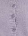 Flauschig gestricktes staubiges Flieder
