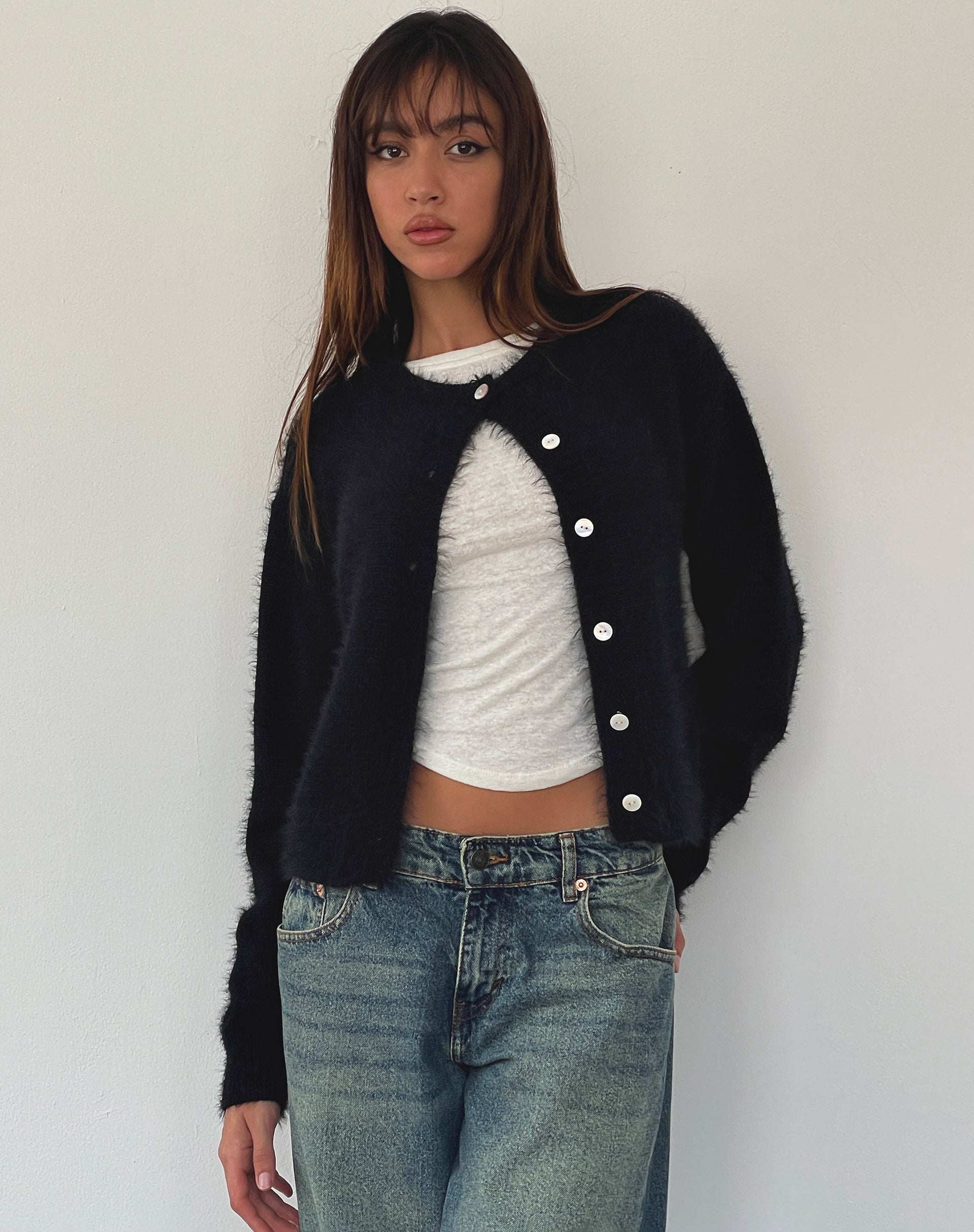 Image of Audrina Strickjacke aus flauschigem Strick Schwarz