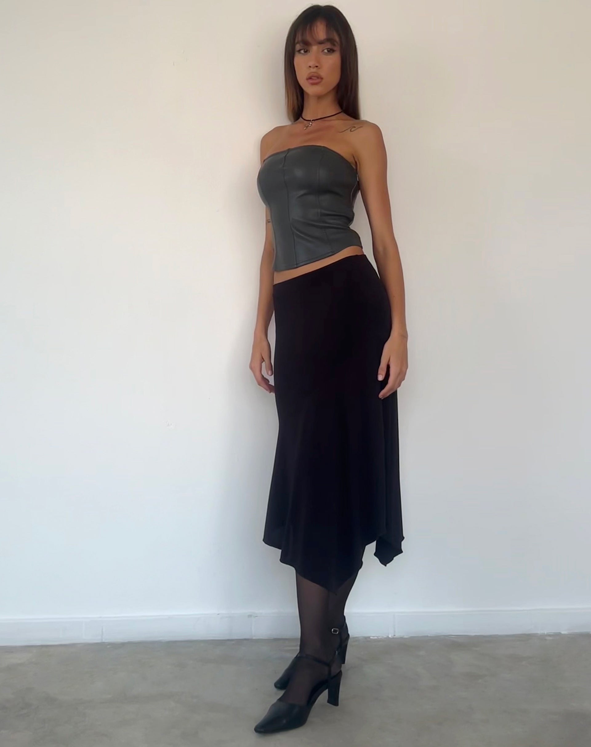 Bild von Audy Bandeau Crop Top in PU Schiefergrau