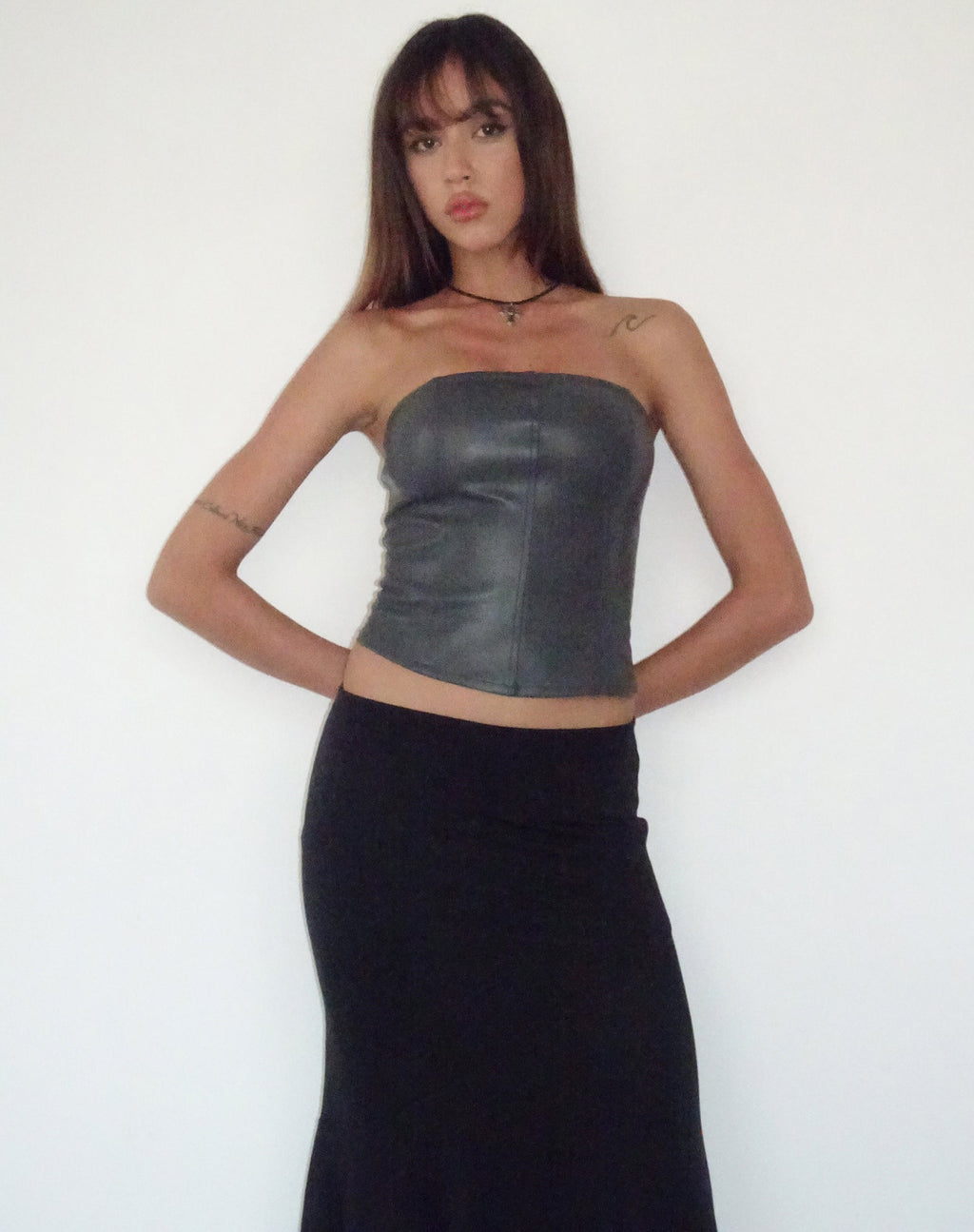 Audy Bandeau Crop Top in PU Schiefergrau