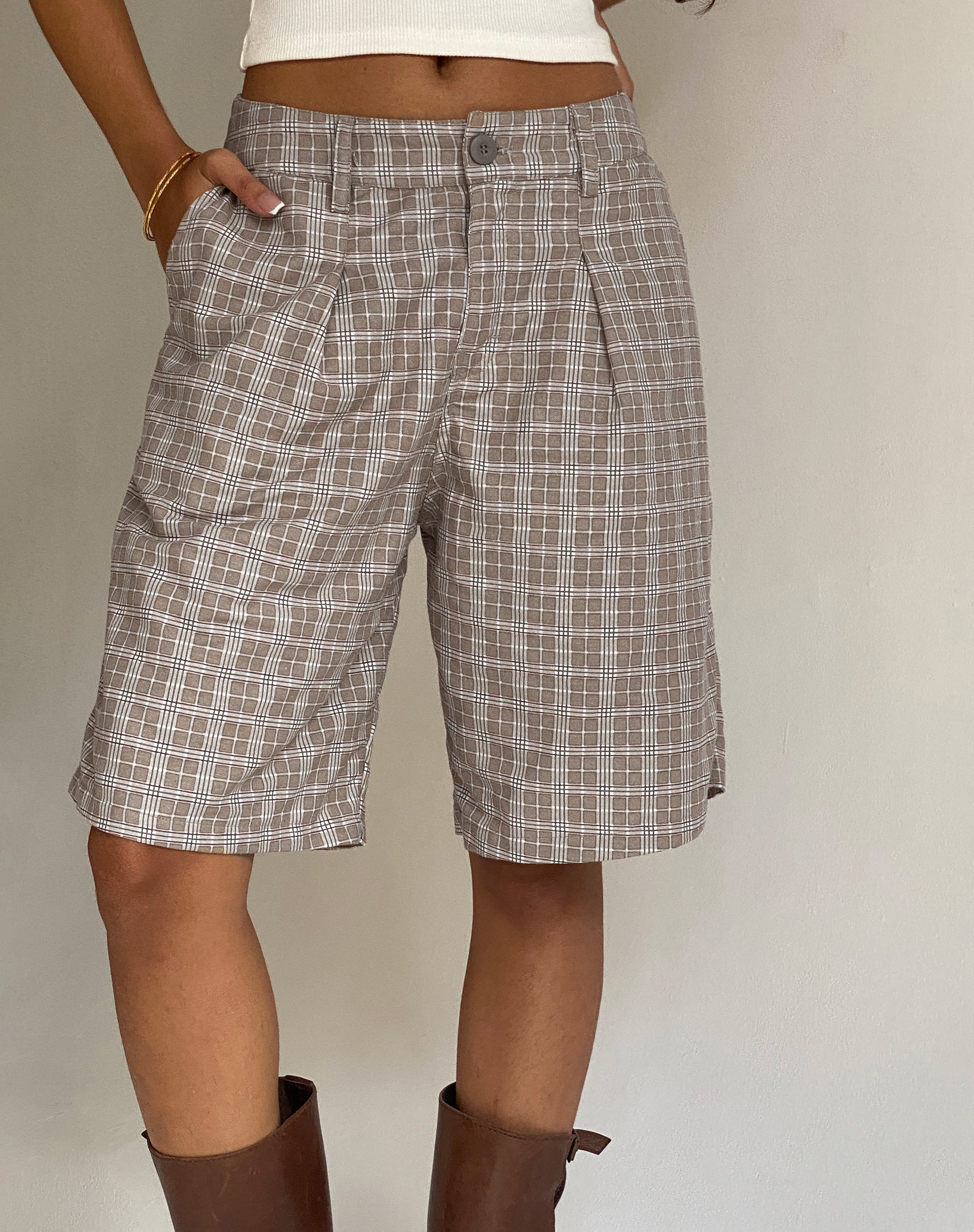 Bild von Gail Longline Shorts in Taupe Check