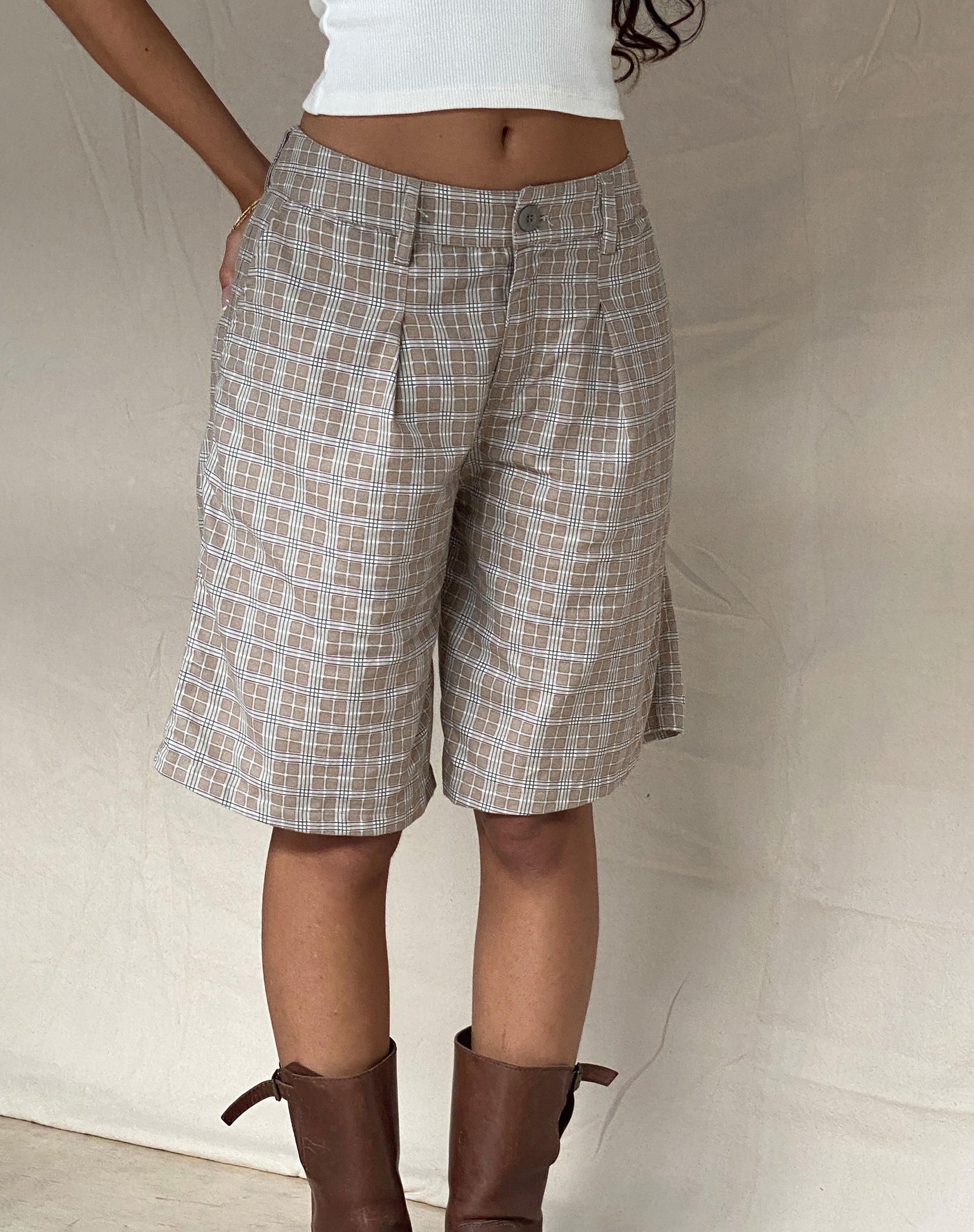 Bild von Gail Longline Shorts in Taupe Check