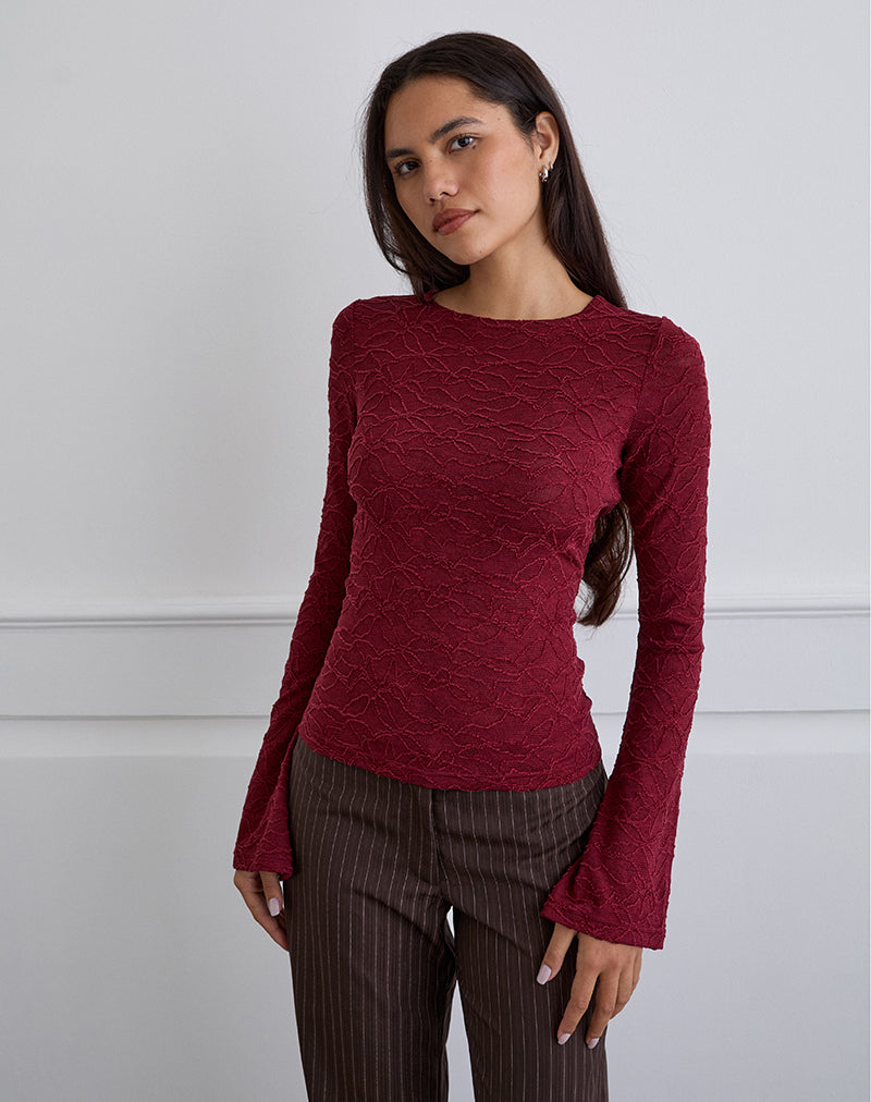 Bild von Aven Asymmetric Top aus strukturiertem Strick Rot