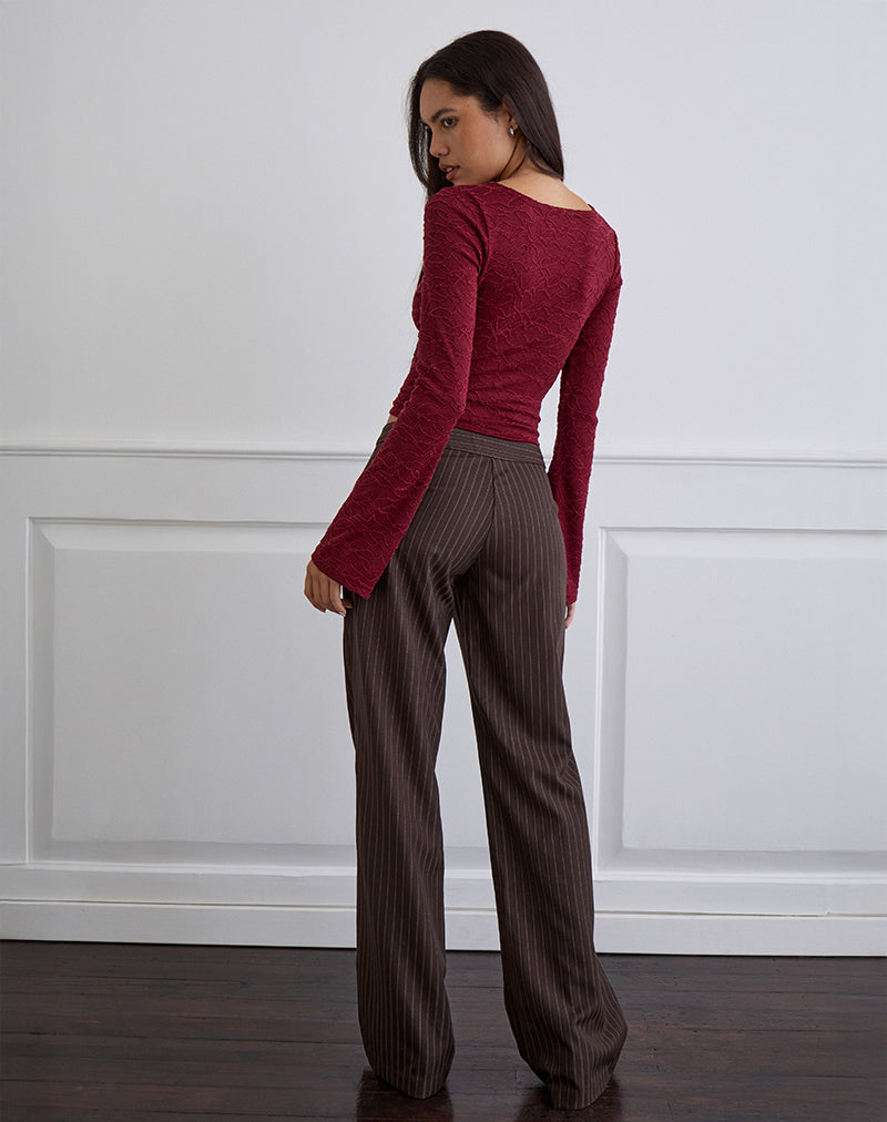 Bild von Aven Asymmetric Top aus strukturiertem Strick Rot