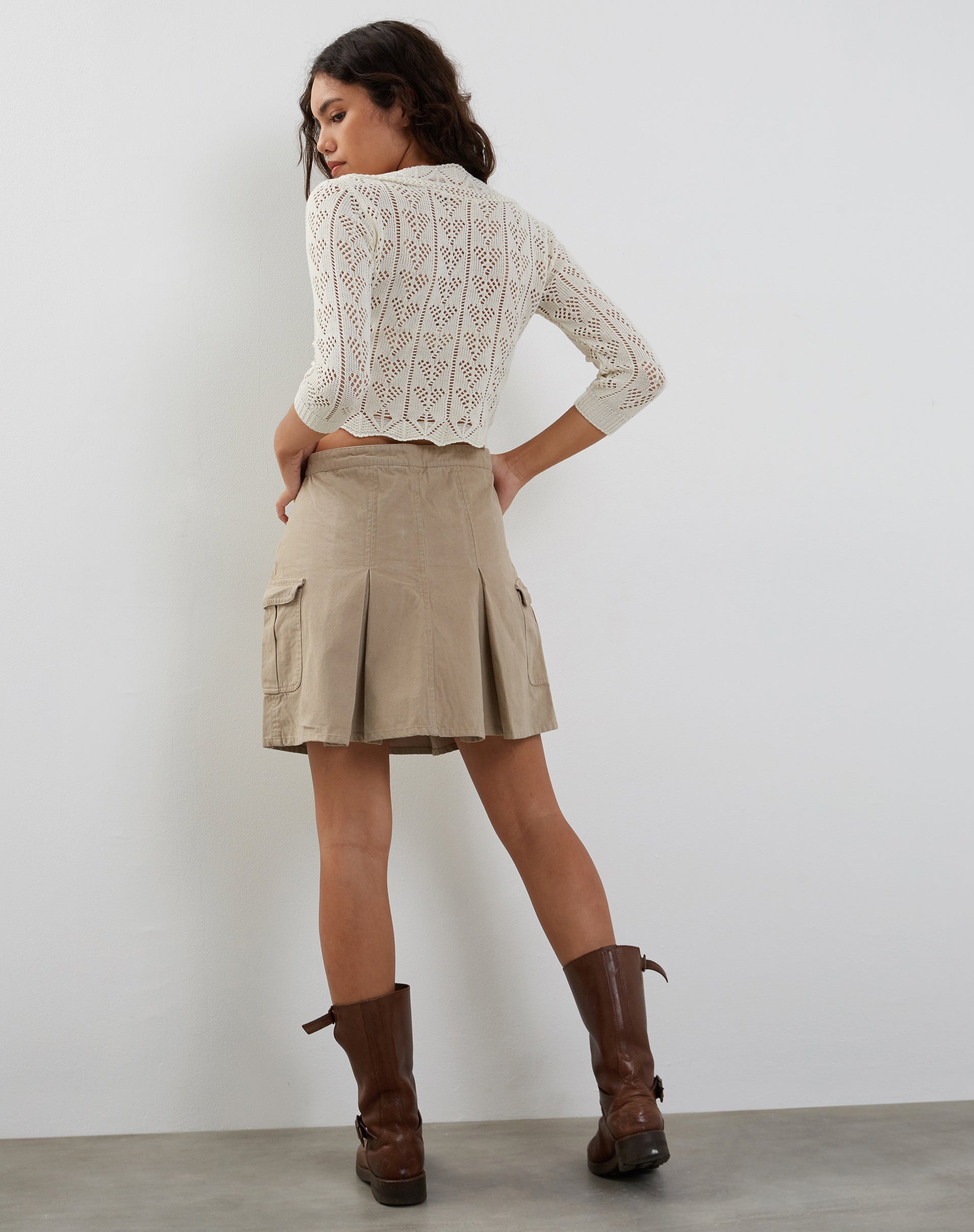 Bild von Avery Ribbon Tie Front Cardigan in Elfenbein