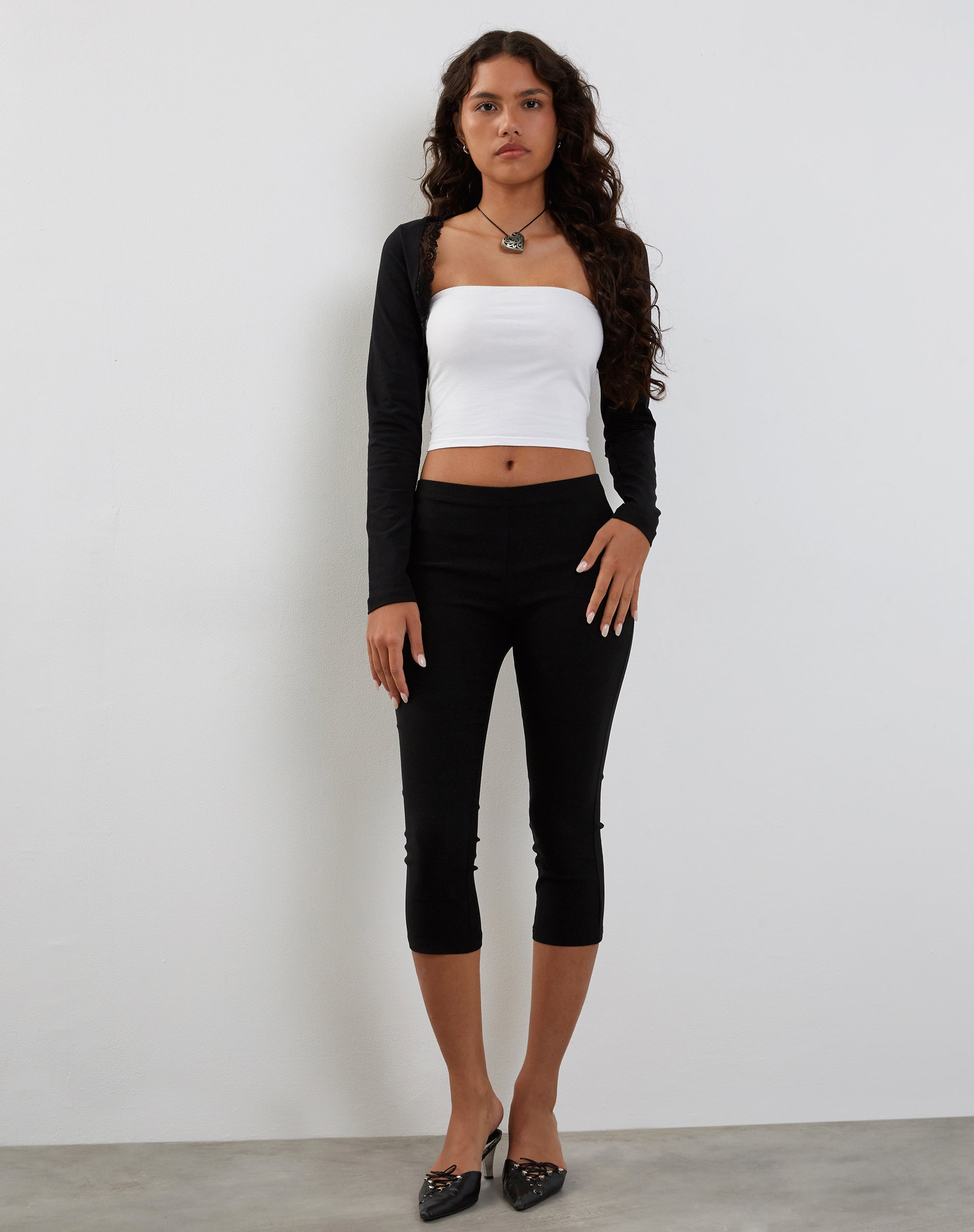 Image of Avya Spitzenbesatz Shrug Top aus Lycra Spitze Schwarz