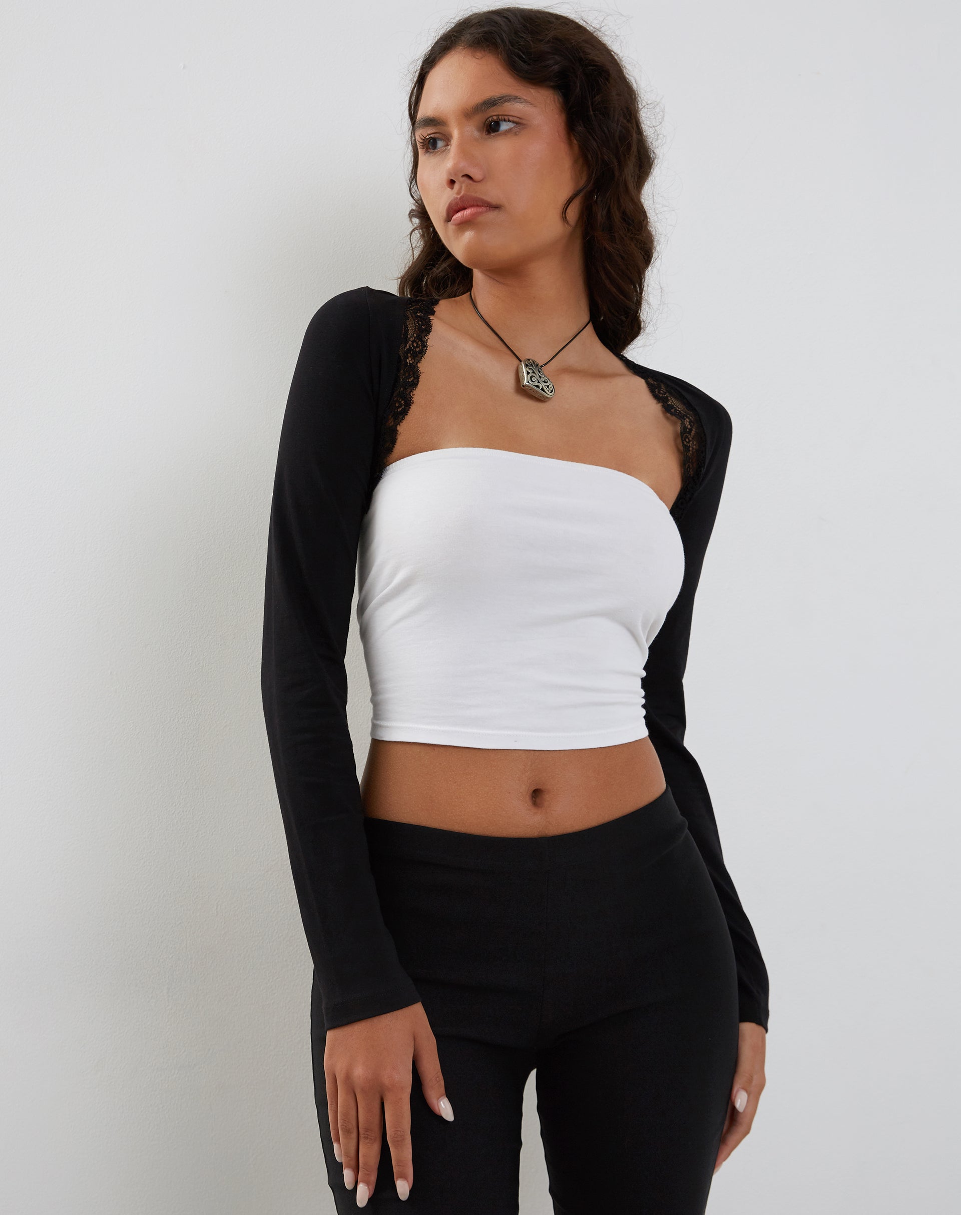 Image of Avya Spitzenbesatz Shrug Top aus Lycra Spitze Schwarz