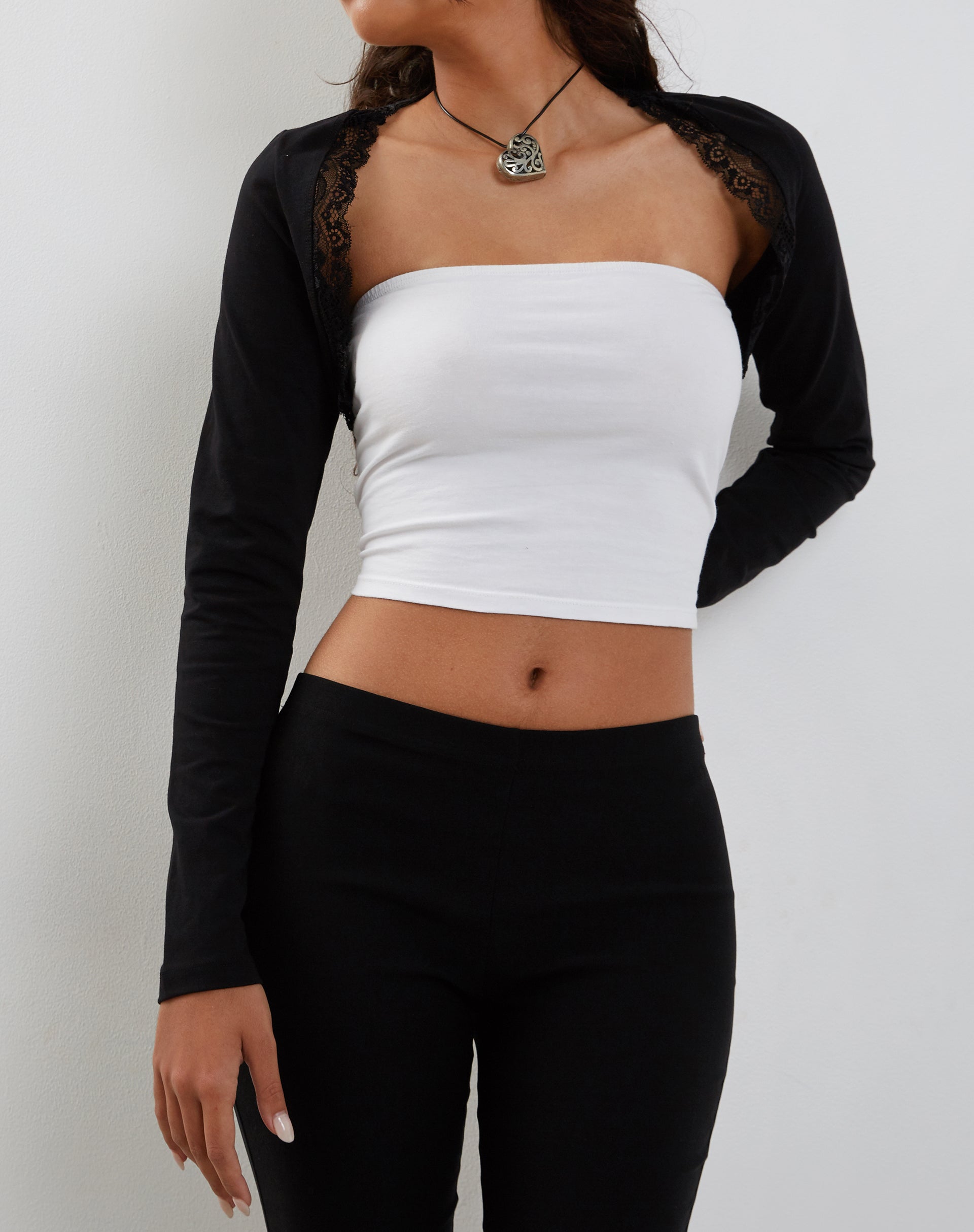 Image of Avya Spitzenbesatz Shrug Top aus Lycra Spitze Schwarz