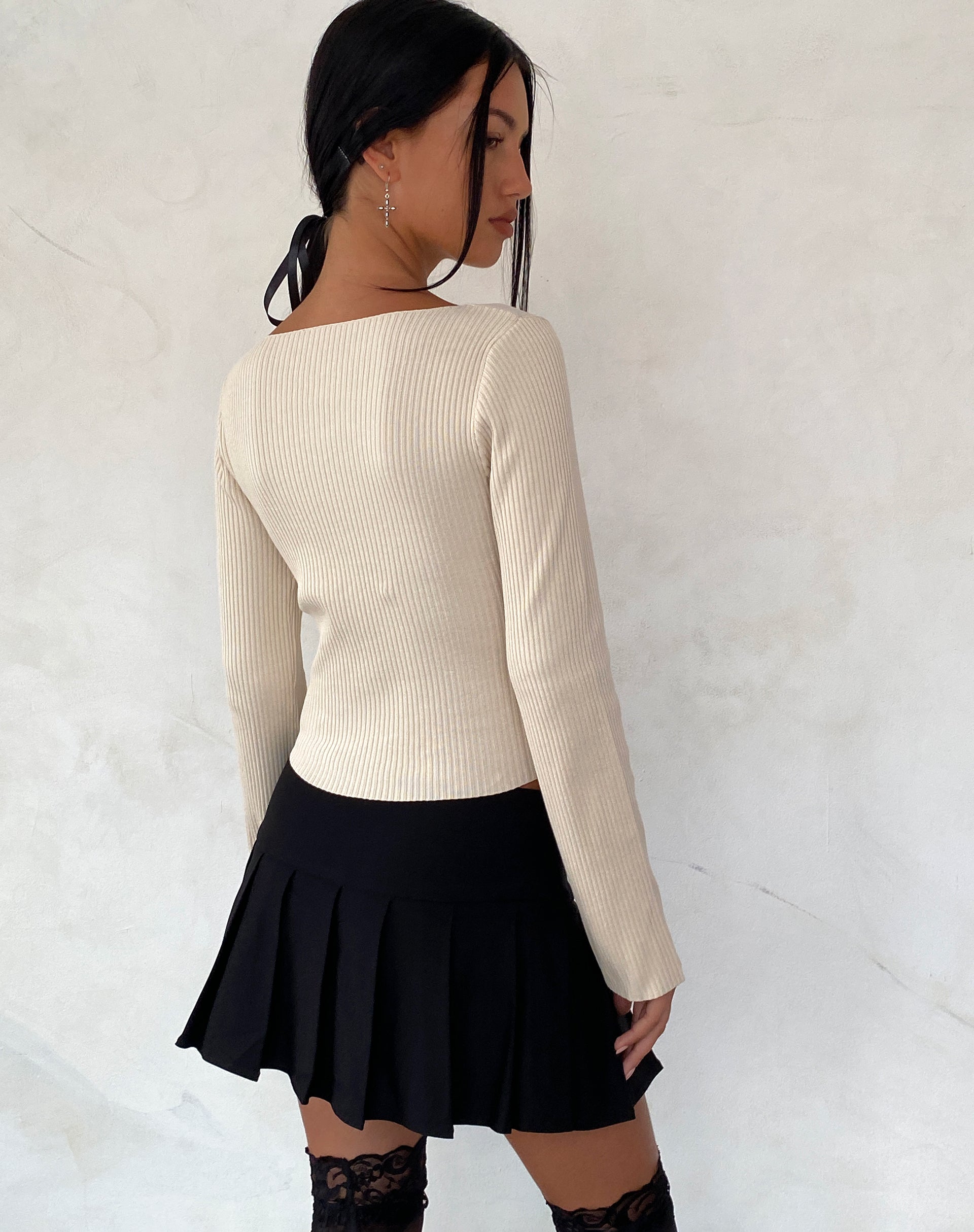 Image of Awdella Gestricktes langärmeliges Top in Beige
