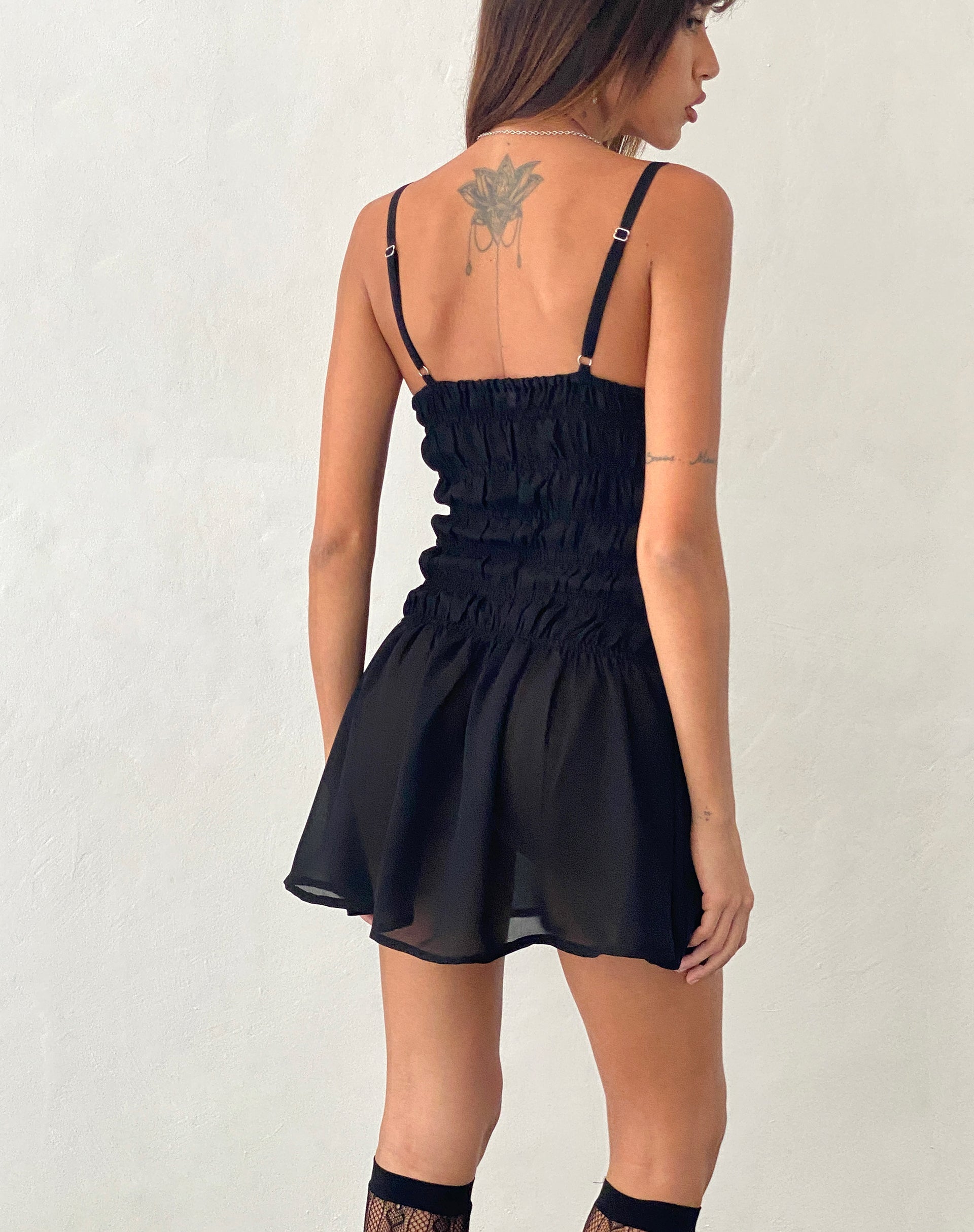 Image of Axely Gerafftes Minikleid aus Chiffon Schwarz