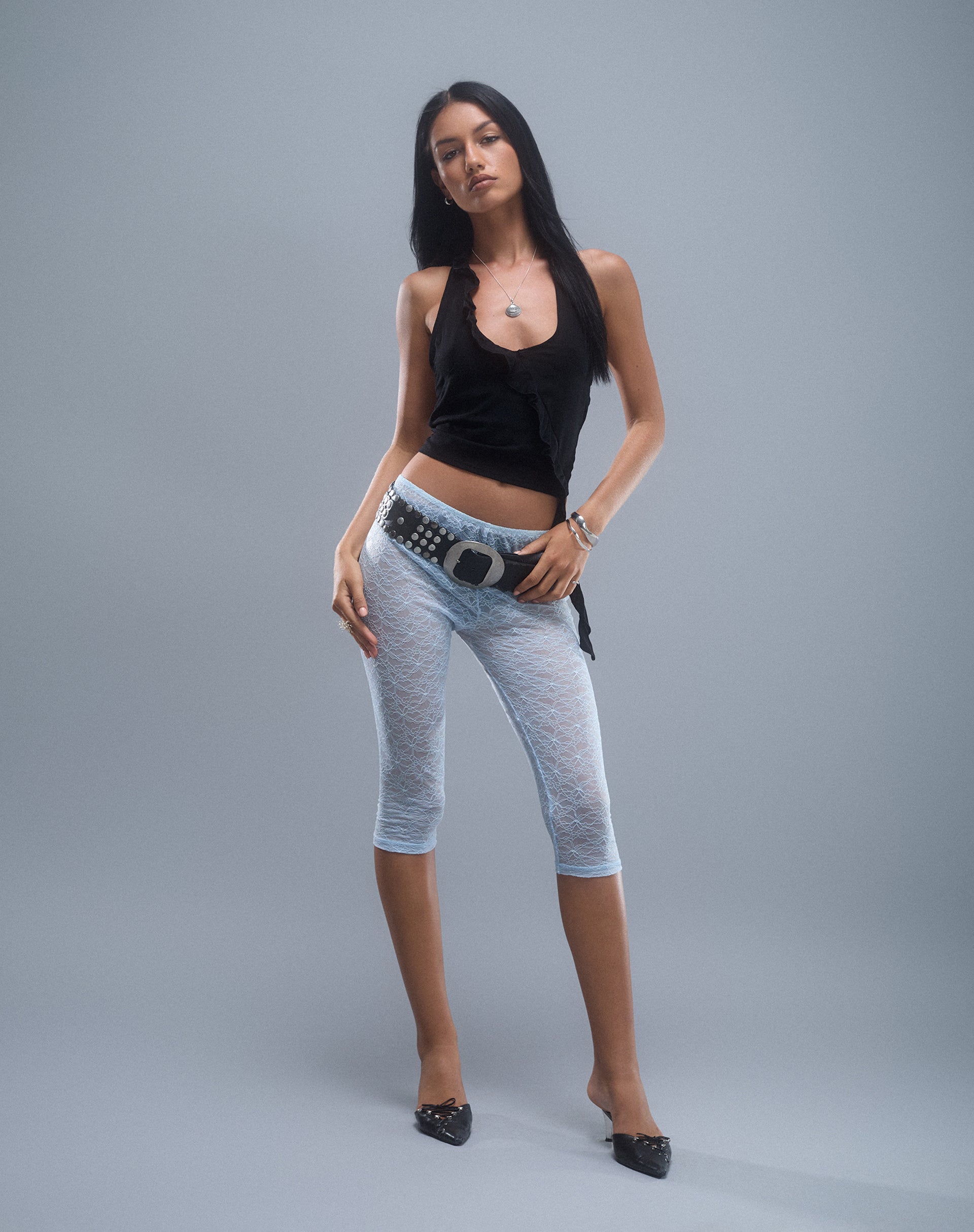 Image of Kalima Lace Cropped Caprihose in Babyblau