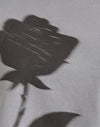  Grau mit verschwommenem Rosendruck