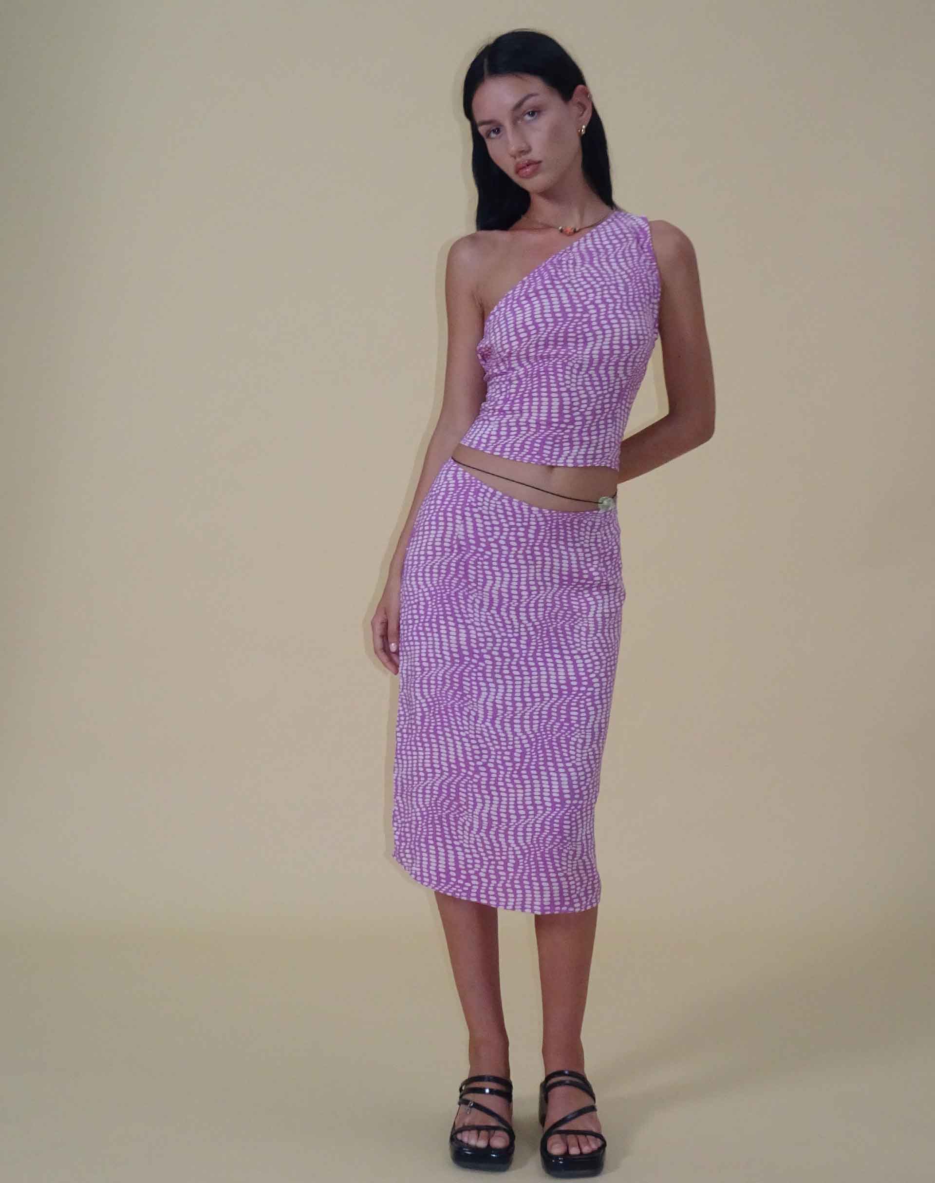 Bild von Harriet Midirock in gewelltem Polka Lila