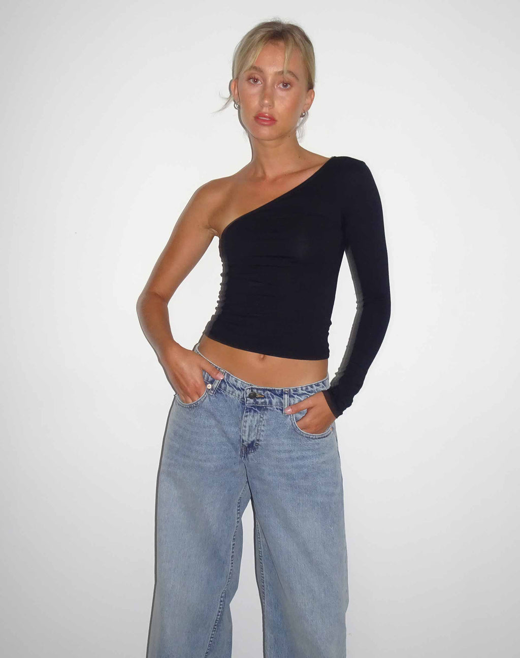 Bayge One-Shoulder-Top in Schwarz