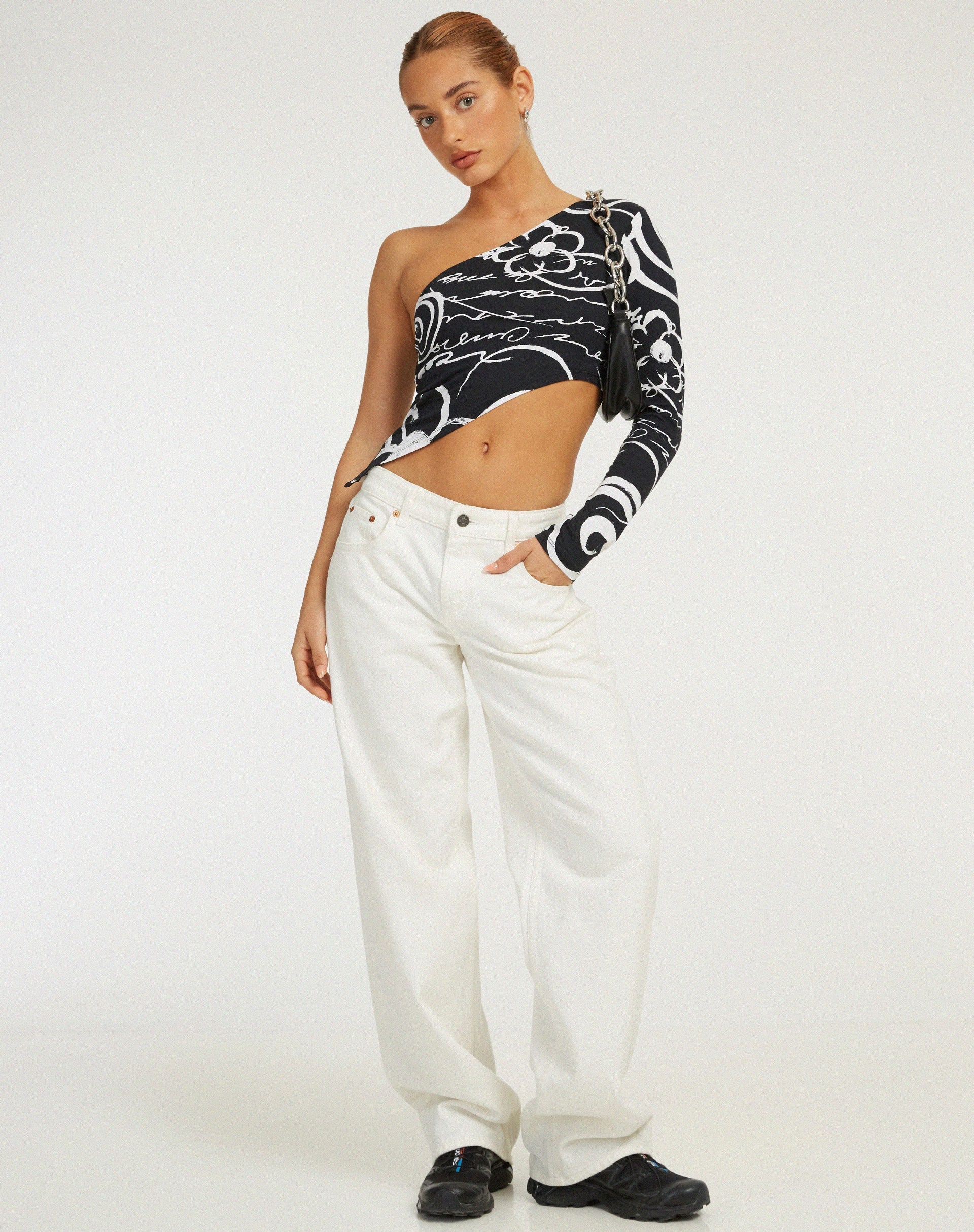 Bild von Baylee Crop Top in Mono Doodle Schwarz