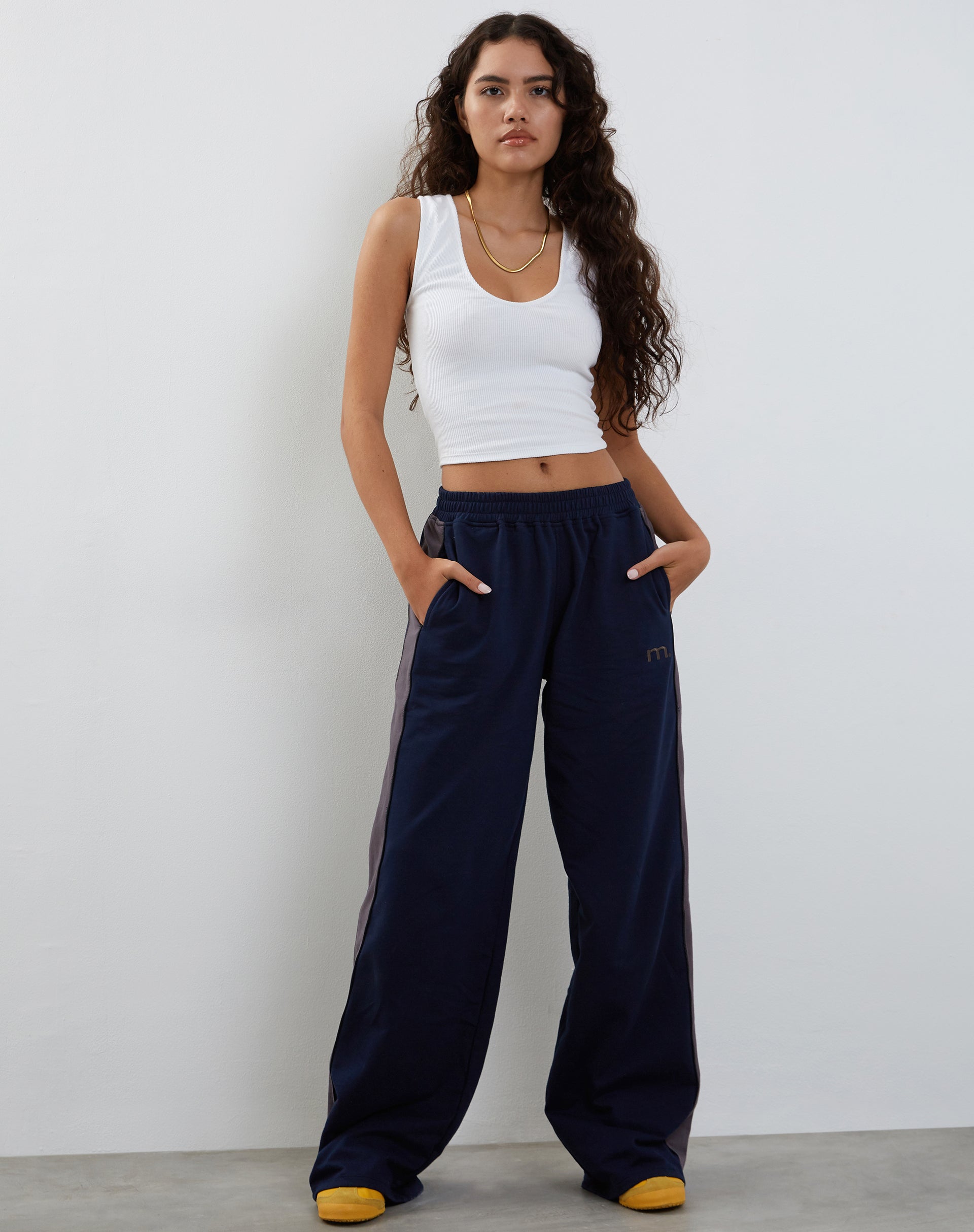 Image of Bedion Oversized Jogger in Navy mit M-Stickerei