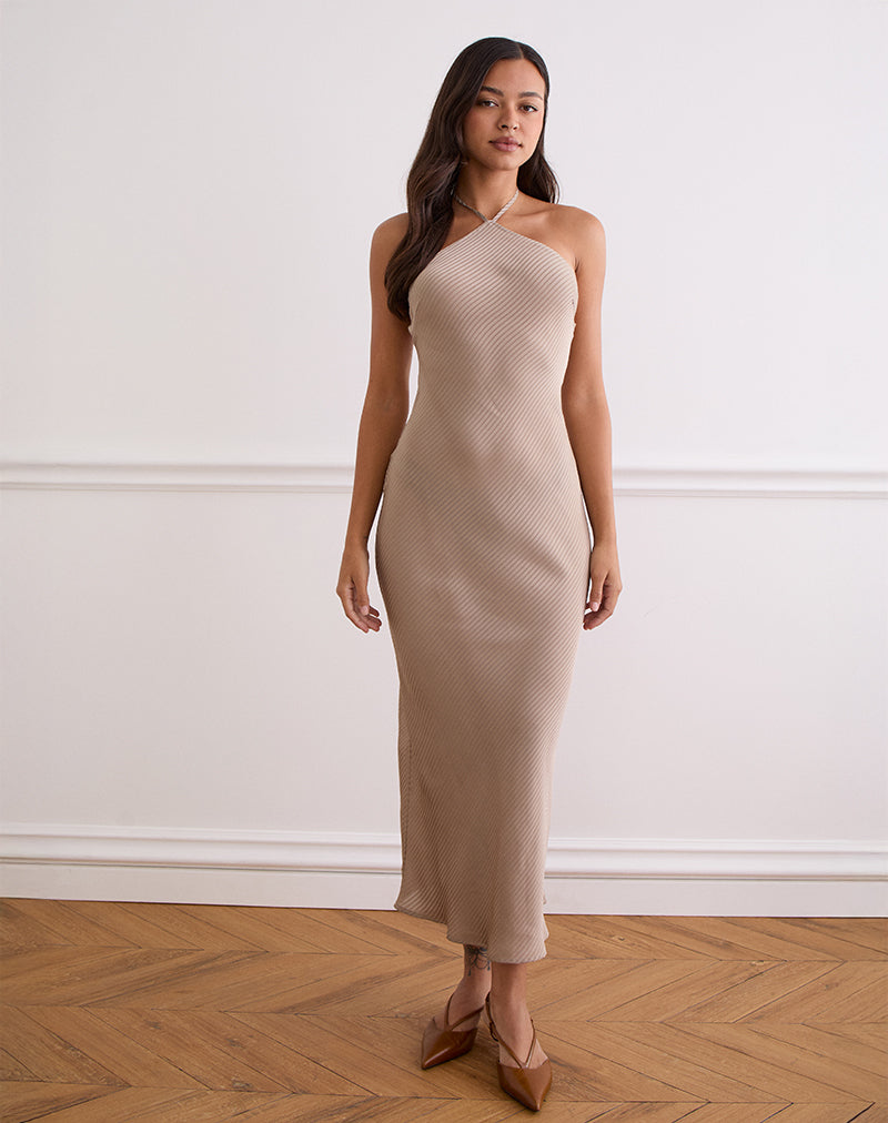 Belara Maxikleid aus Satin mit Streifen in Taupe