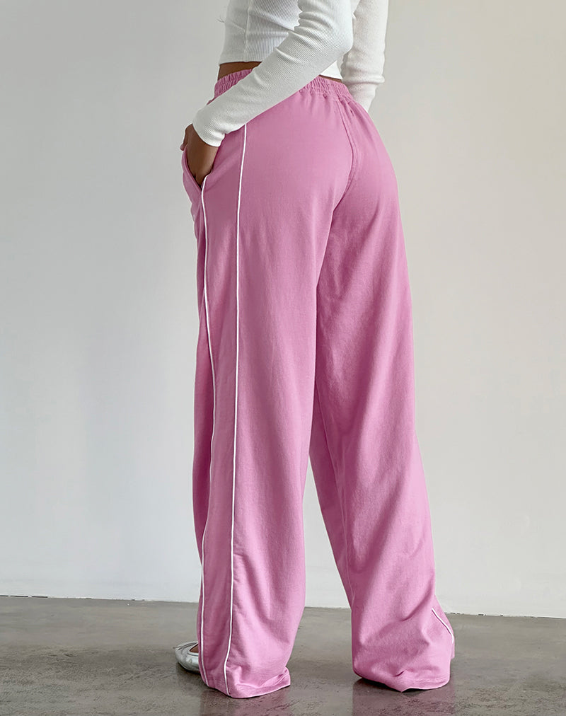 Image of Benton Jogger in Flamingo Pink mit weißem Einband und M-Stickerei