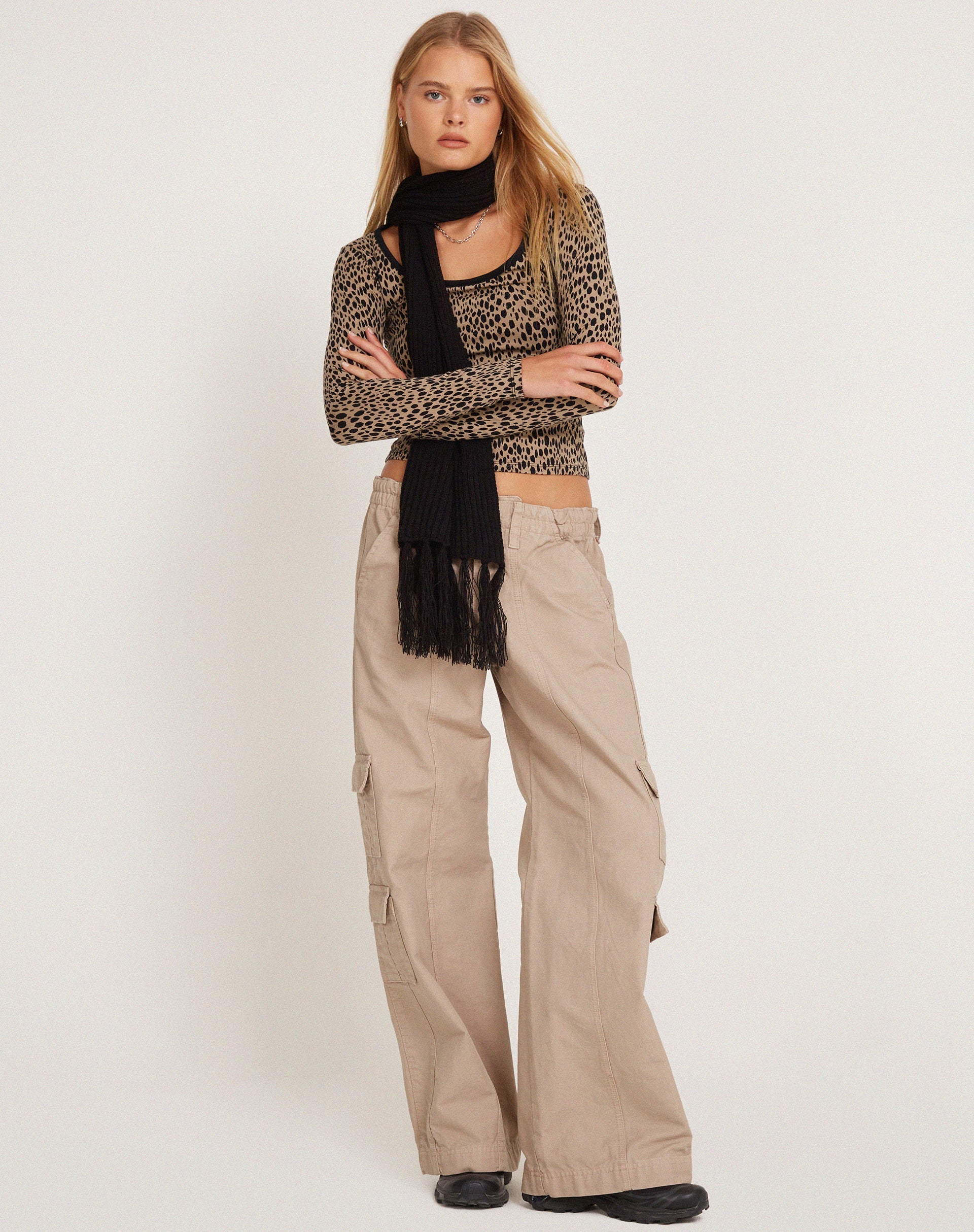 Image of Beshi Langärmeliges Top in Mini Cheetah Schwarz Bindung