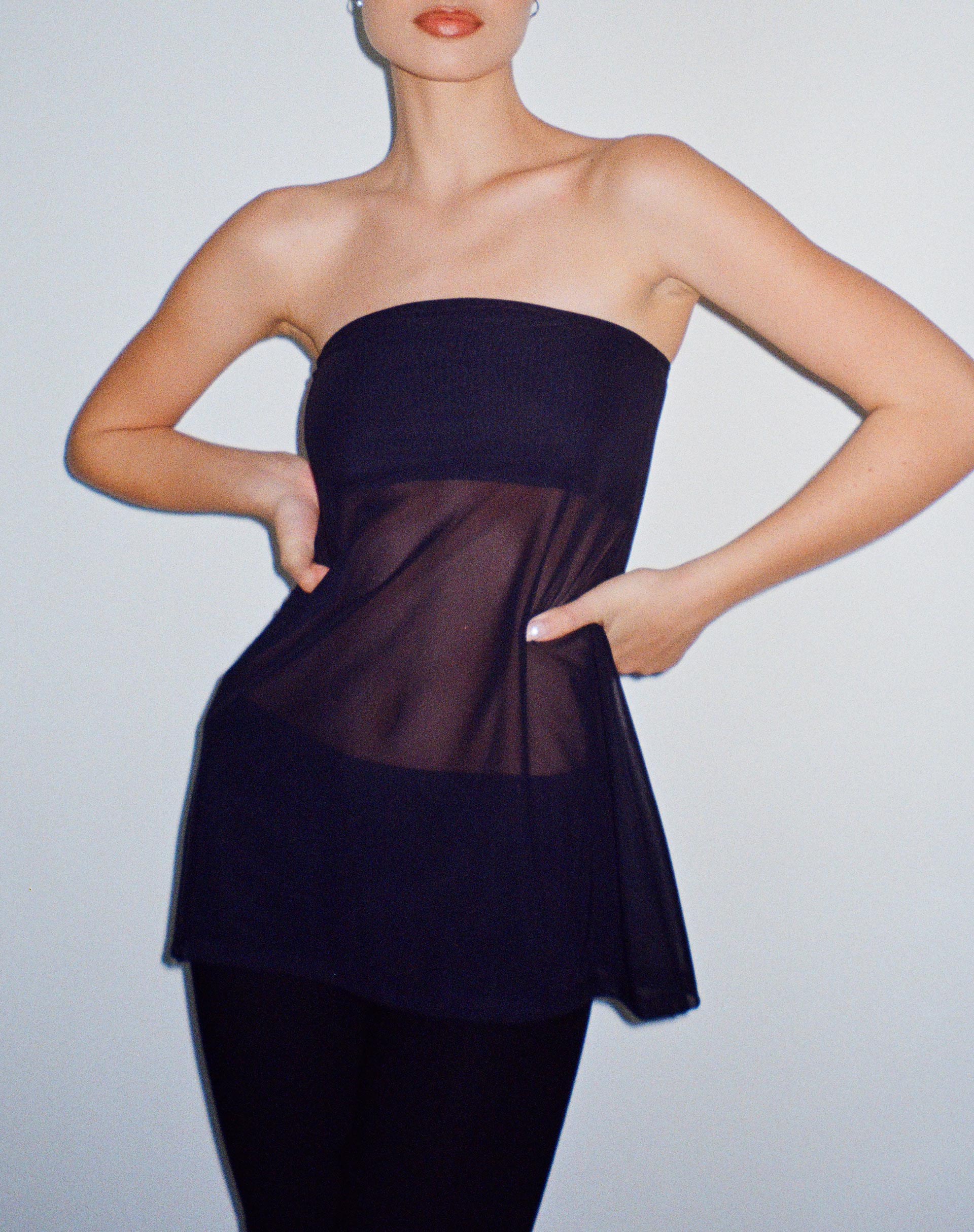 Bild von Bilancia Bandeau Mesh Top in Schwarz