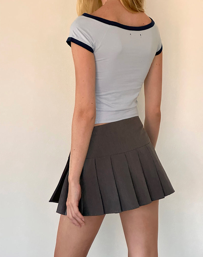 Image of Bitha Top in Puderblau mit marineblauem Einband