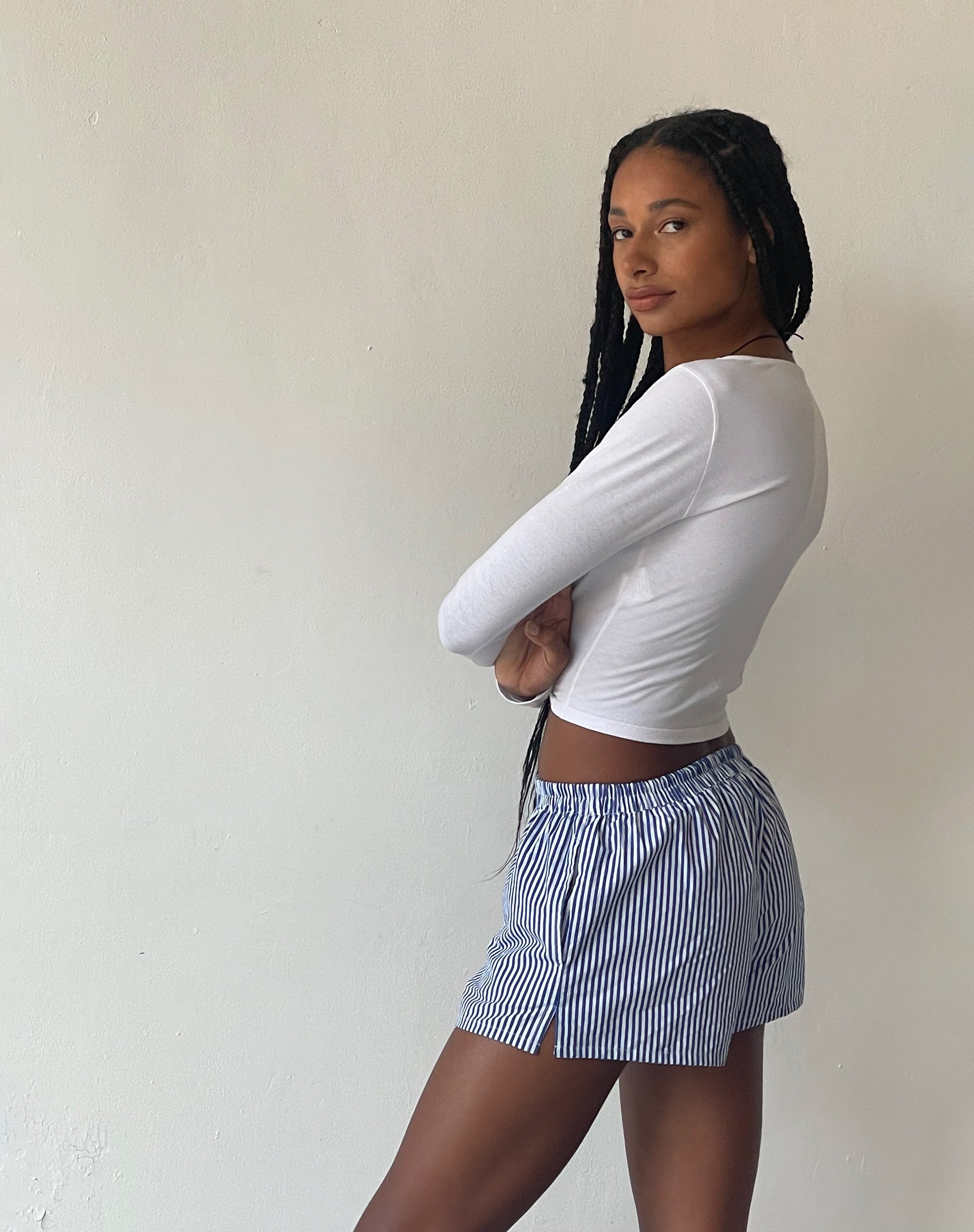 Bild von MOTEL X JACQUIE Laboxe kurze Shorts in Popeline Blau Nadelstreifen