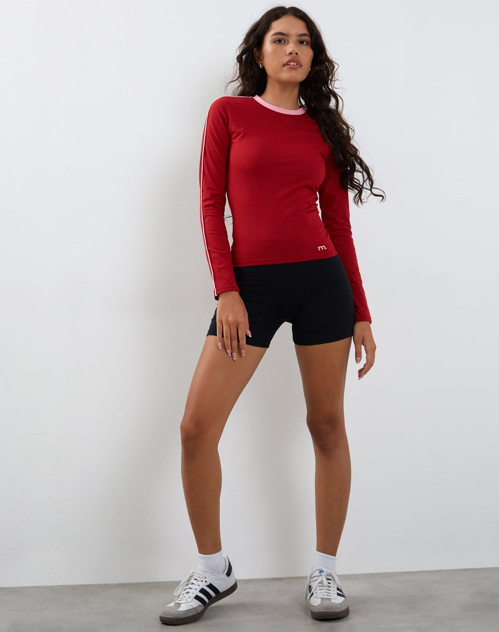 Bonija Langarm-Top in Rot mit rosa Bändern