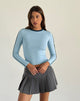 Image of Bonija Langarm-Top in Nantucket Blau mit Paspelierung in Marineblau und M-Stickerei