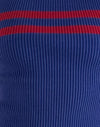 Blau mit rotem Streifen