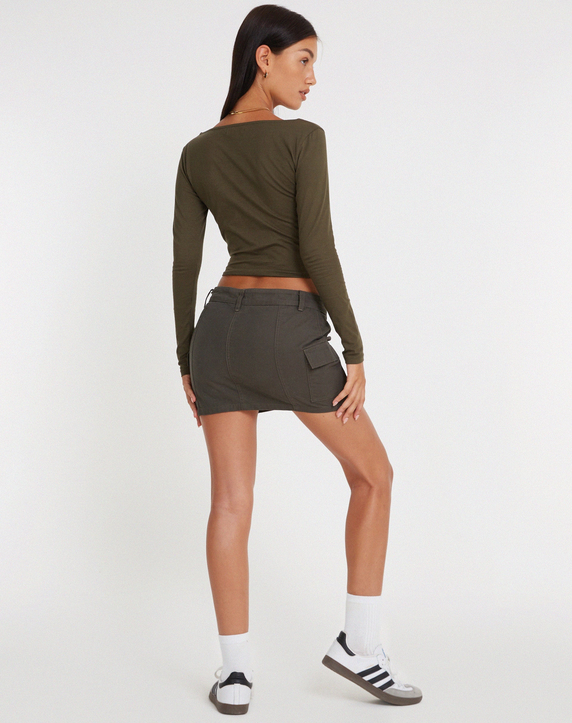 Abbildung: Bonlo Langarm-Top in Olive
