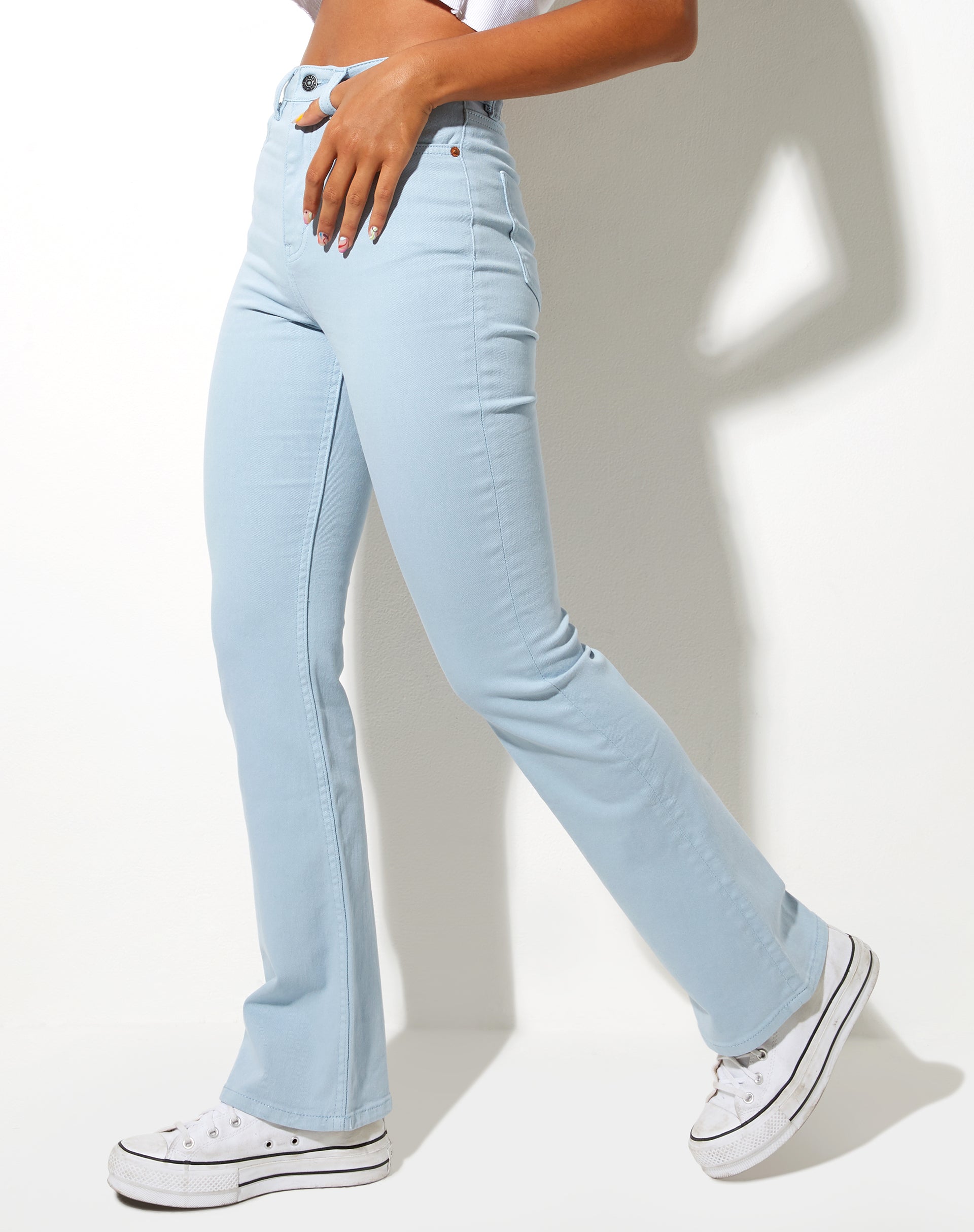 Image der Bootleg Jeans in Himmelblau