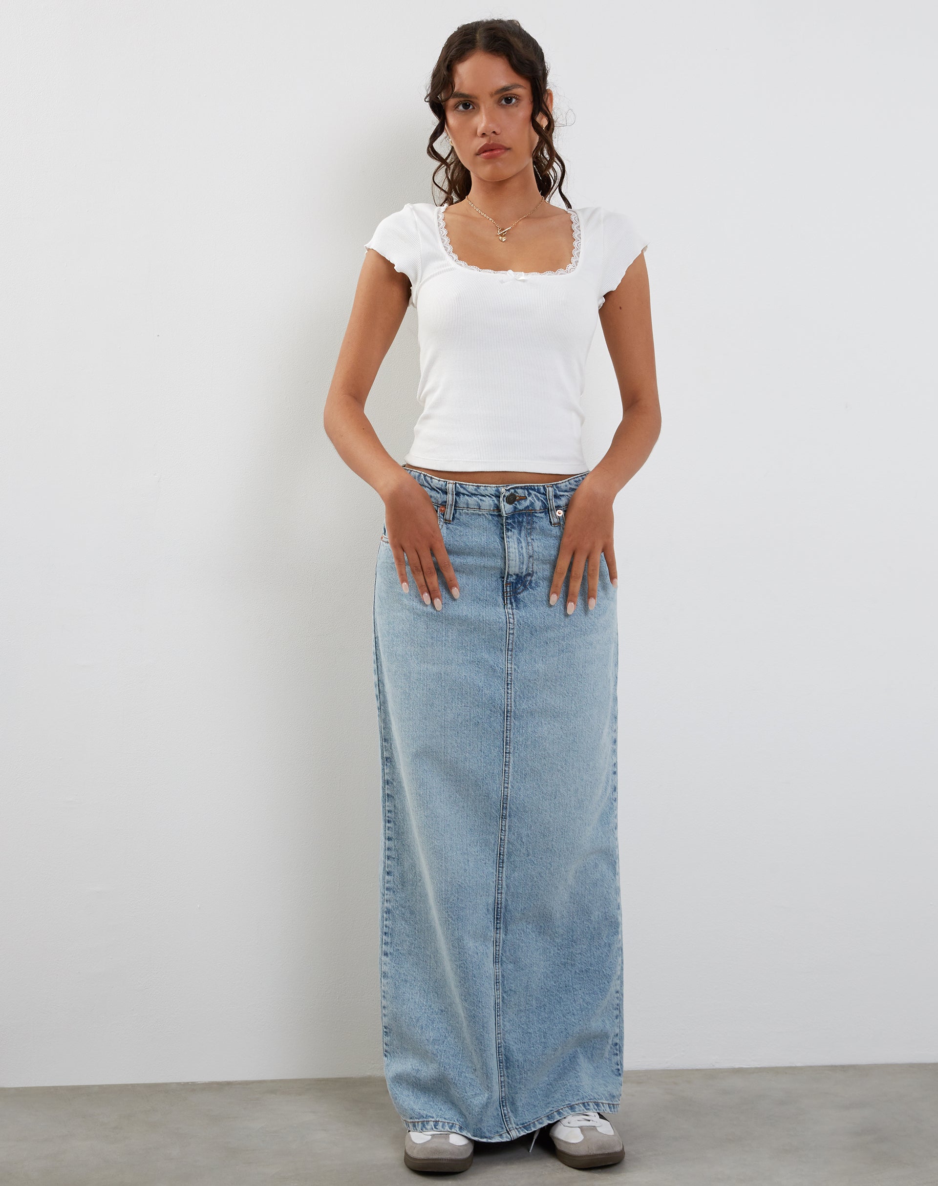 Bild von Low Rise Denim Maxirock in Bleach Denim