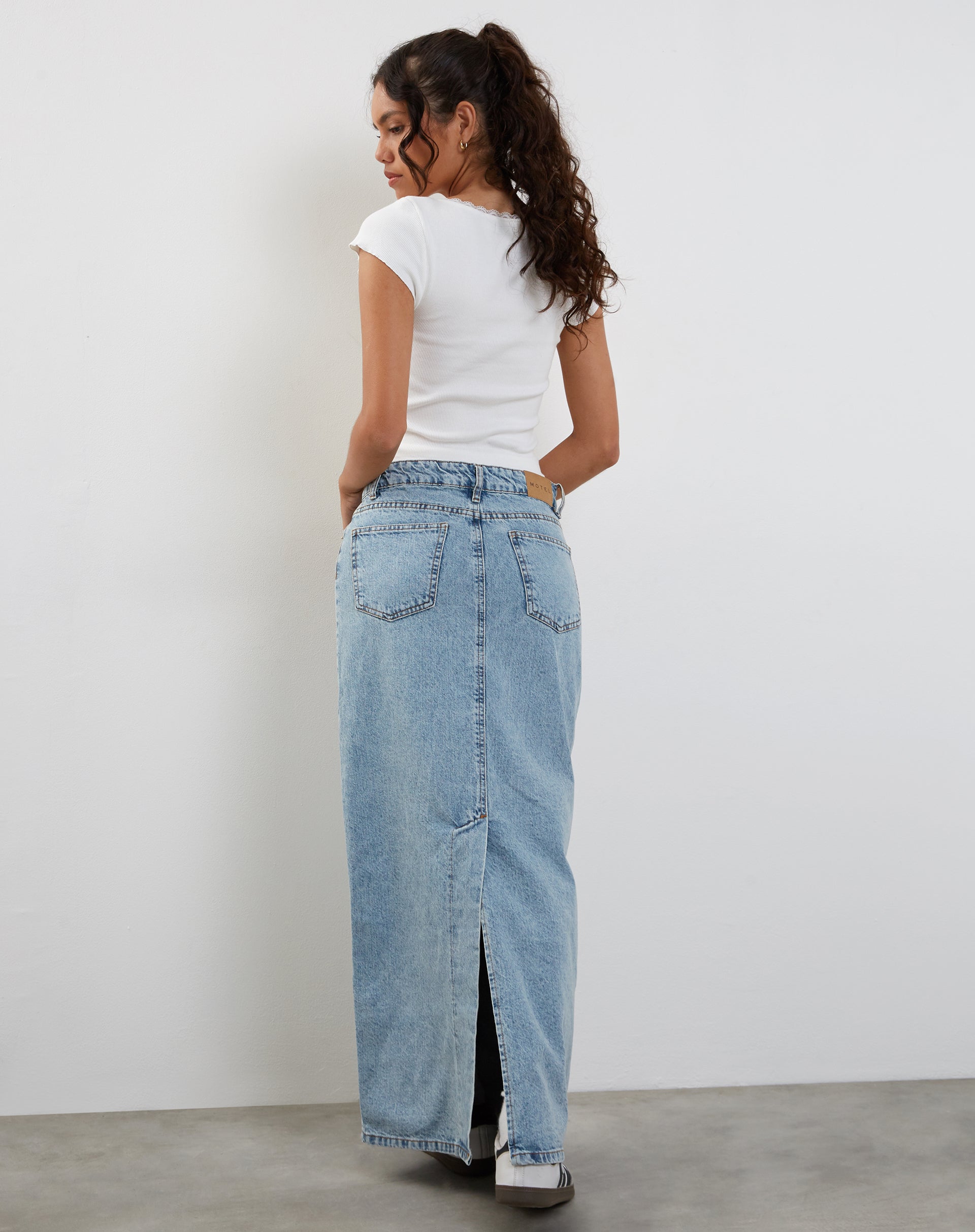 Bild von Low Rise Denim Maxirock in Bleach Denim