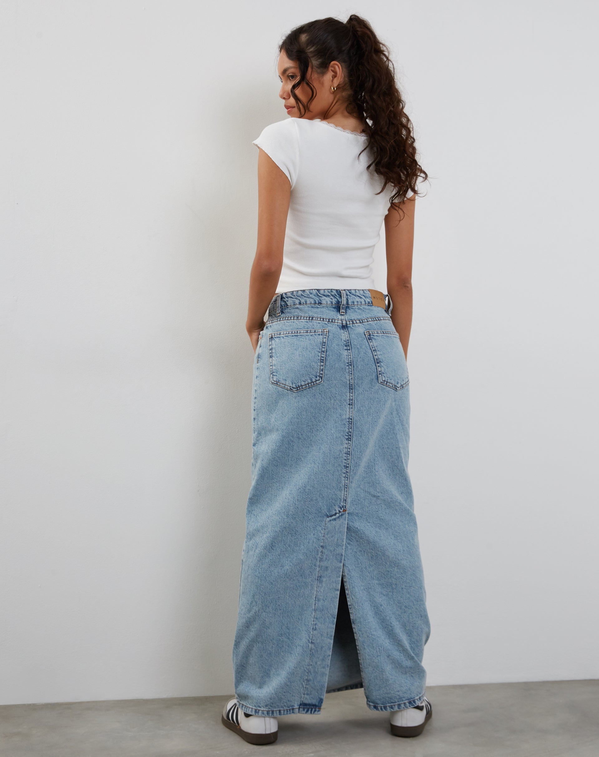 Bild von Low Rise Denim Maxirock in Bleach Denim
