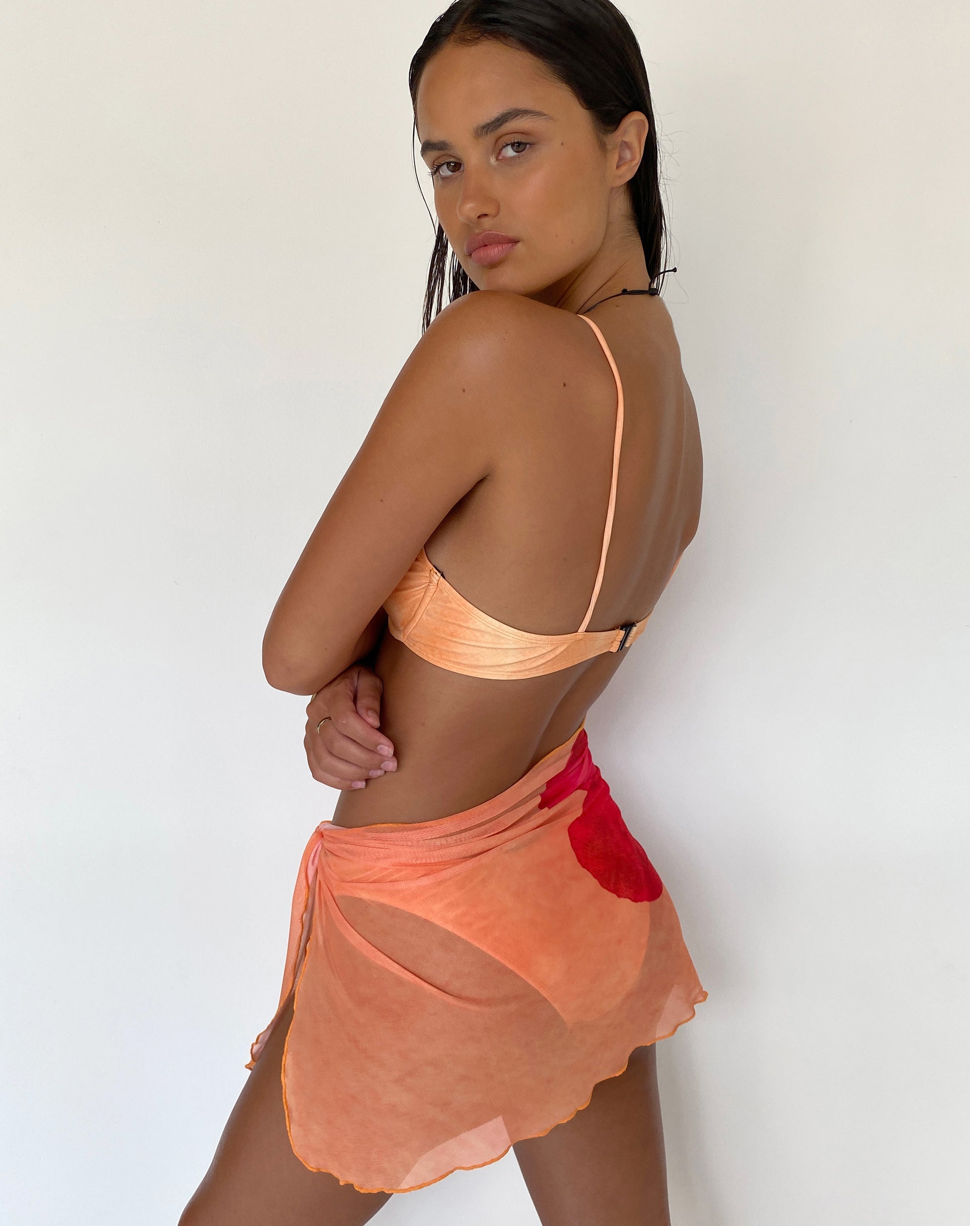 Bild von Pawon Mesh Sarong in Orange Flower
