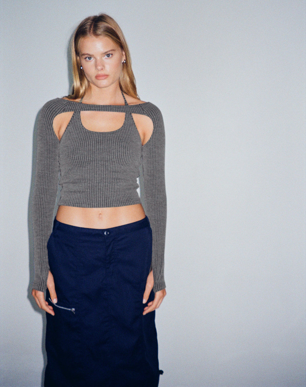 Brandy Langarm-Top in zweifarbiger Rippe Charcoal