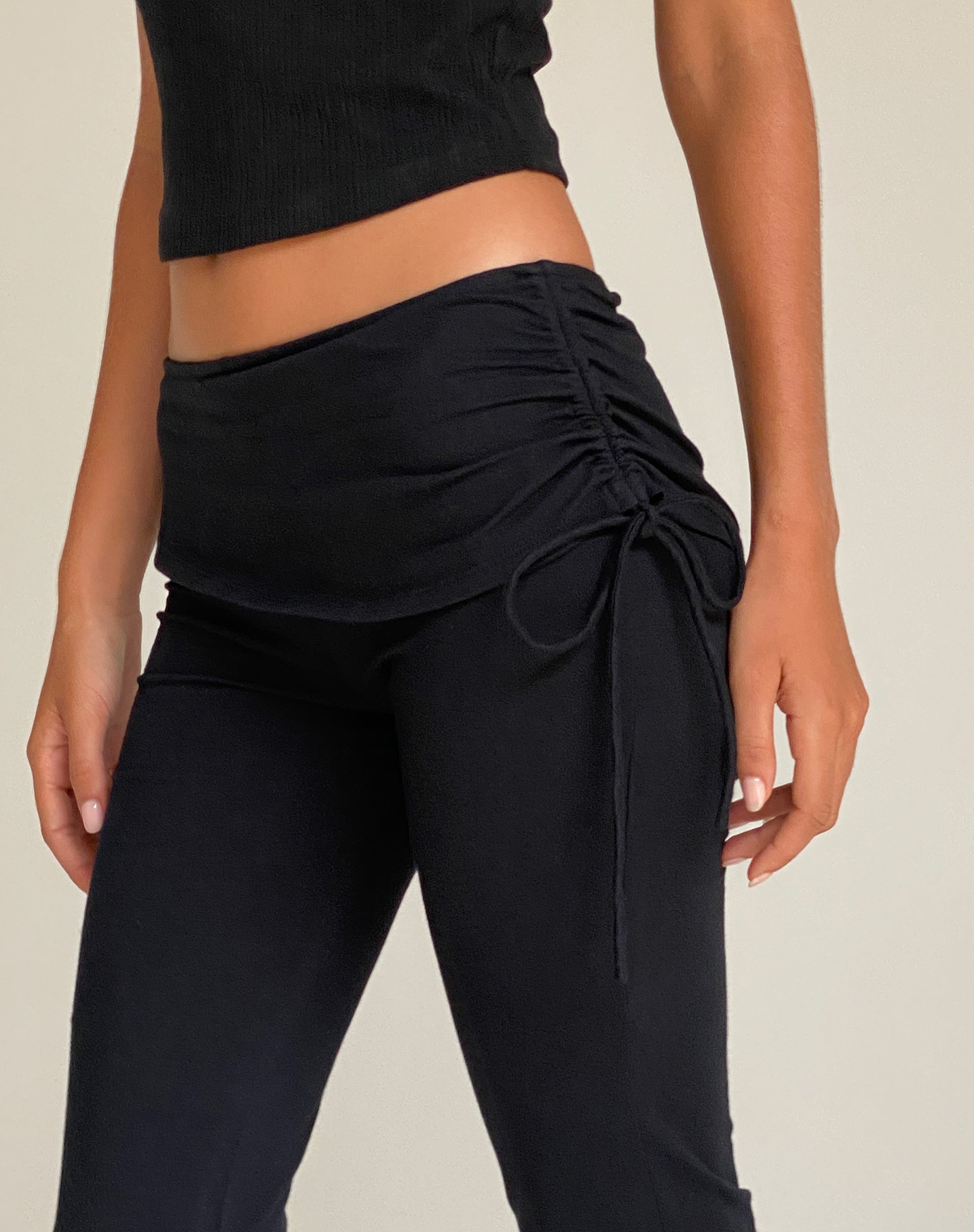 Bild von Jacie Jersey Schlaghose in Schwarz