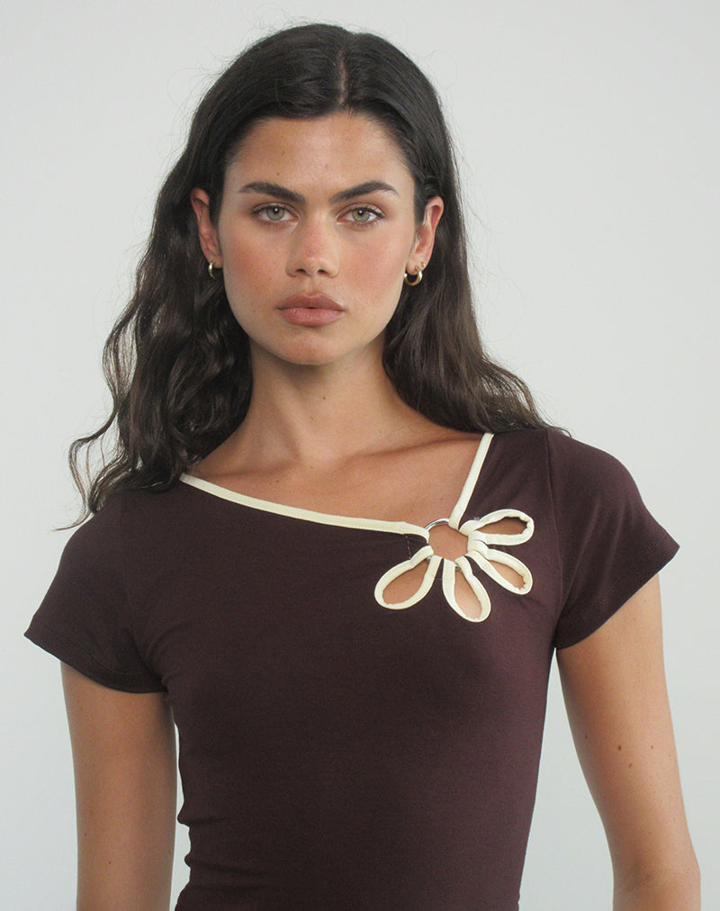 Bunga Flower Cut Out Top in Bitter Chocolate mit Lemon Binding