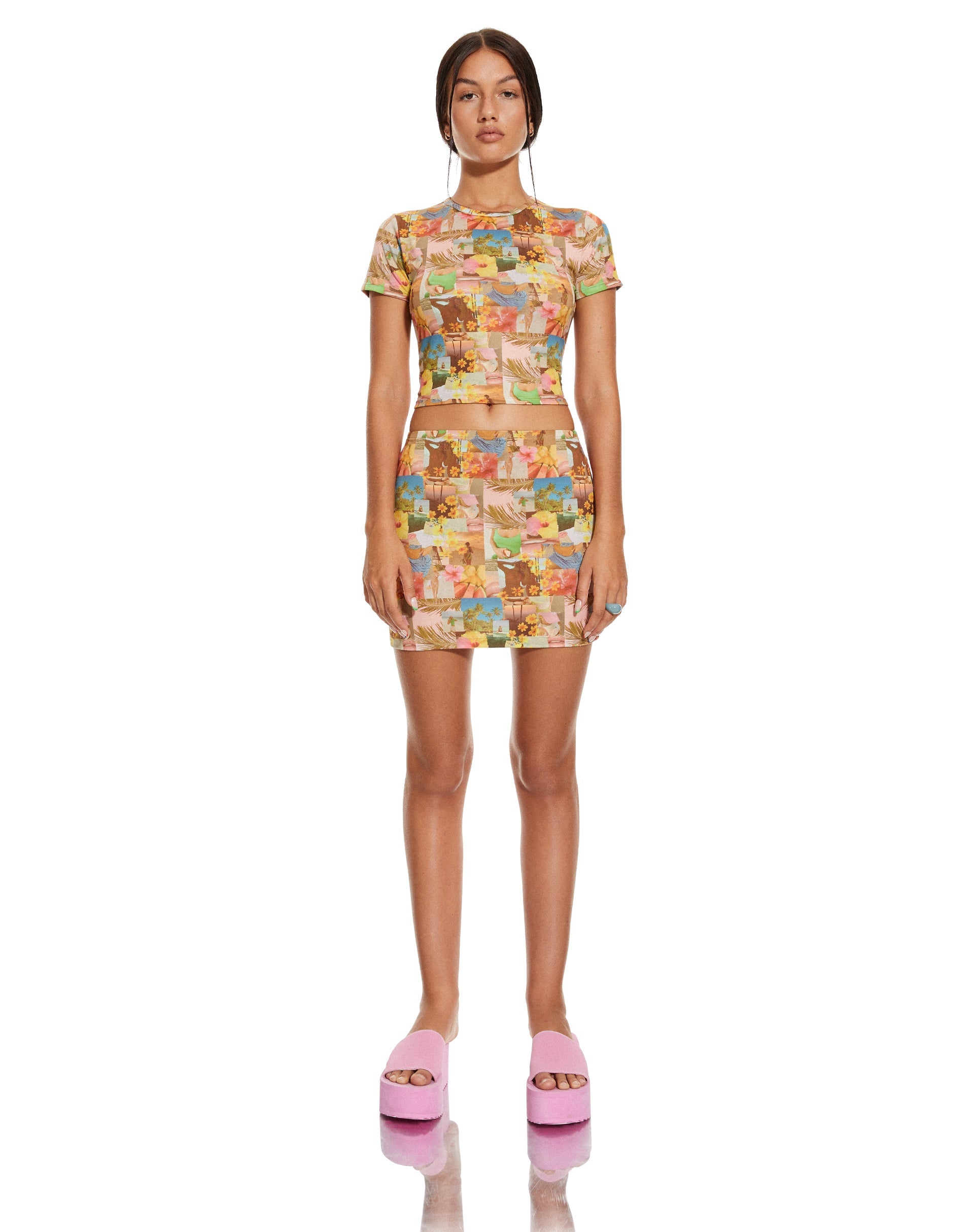 Bild von MOTEL X BARBARA Shrunken Tee in 90's Tropical Collage