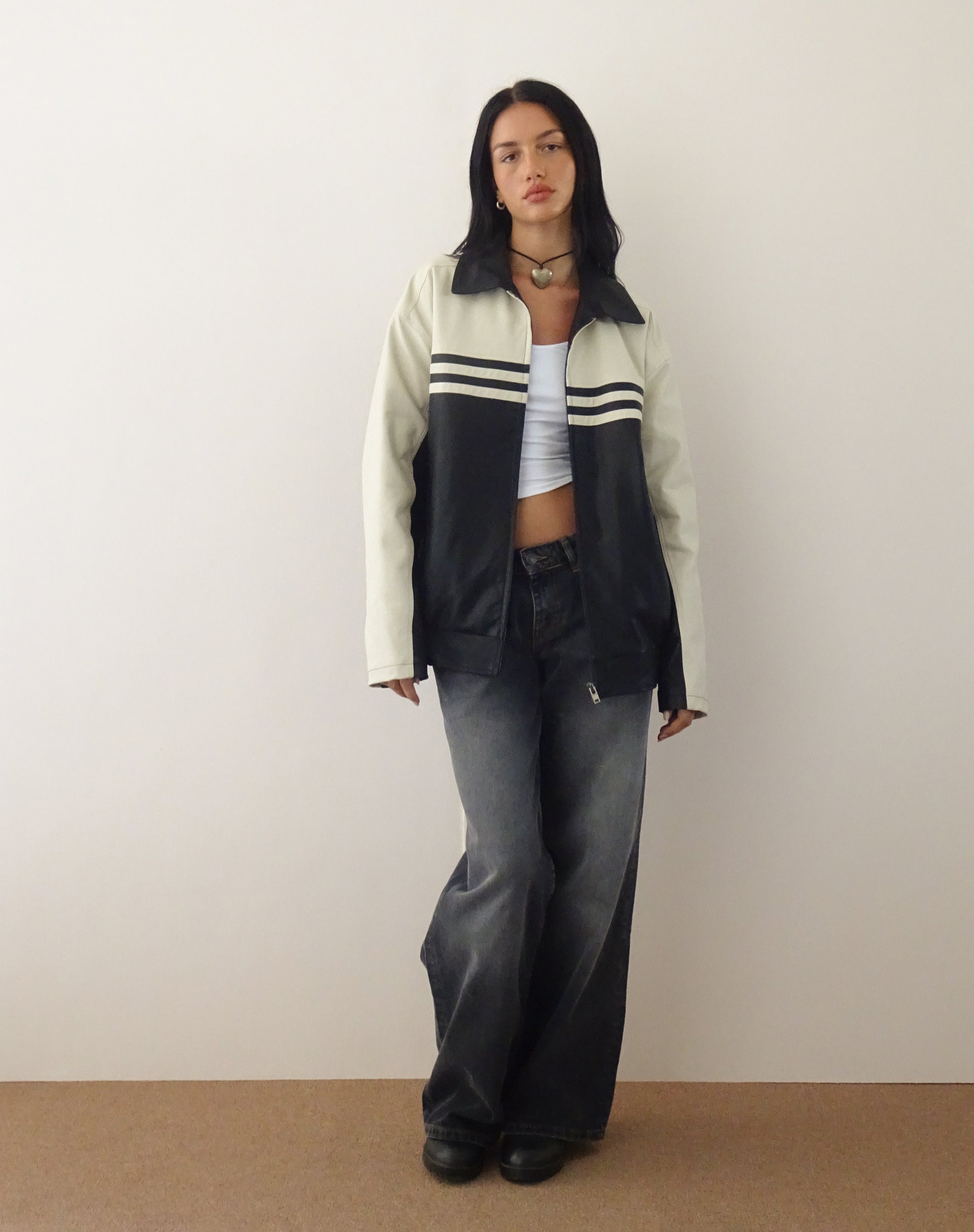 Image of Calista Jacke in PU Schwarz mit Elfenbein